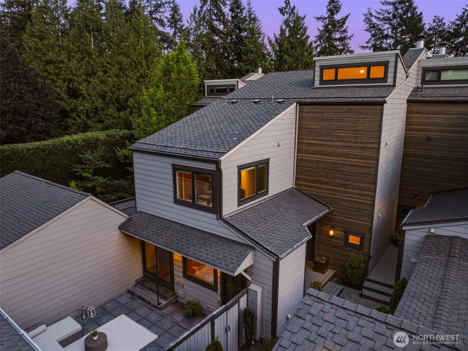10327 NE 19th Place , Bellevue, WA 98004