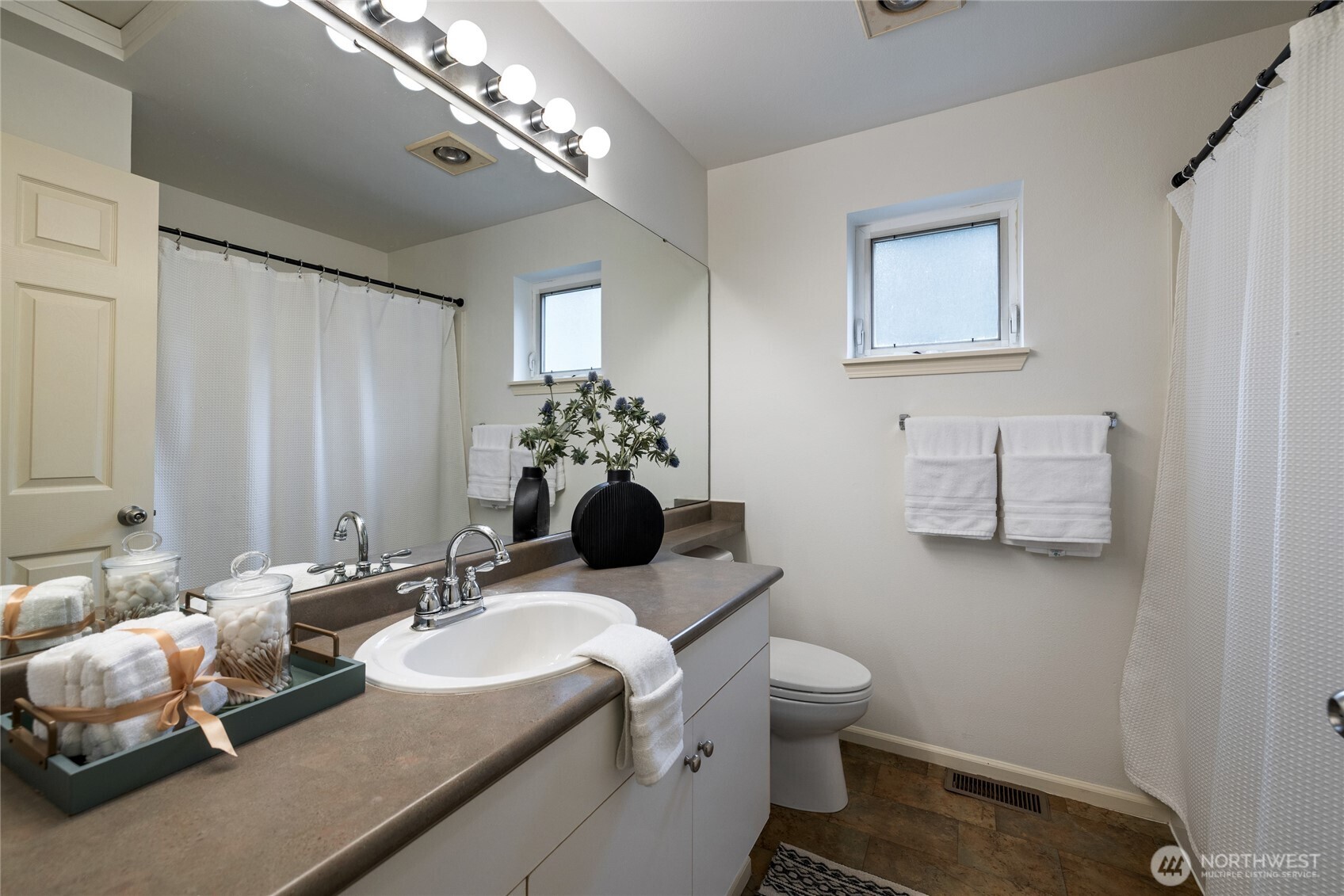 1501 Cherrylane Avenue S #1501, Seattle, WA 98144