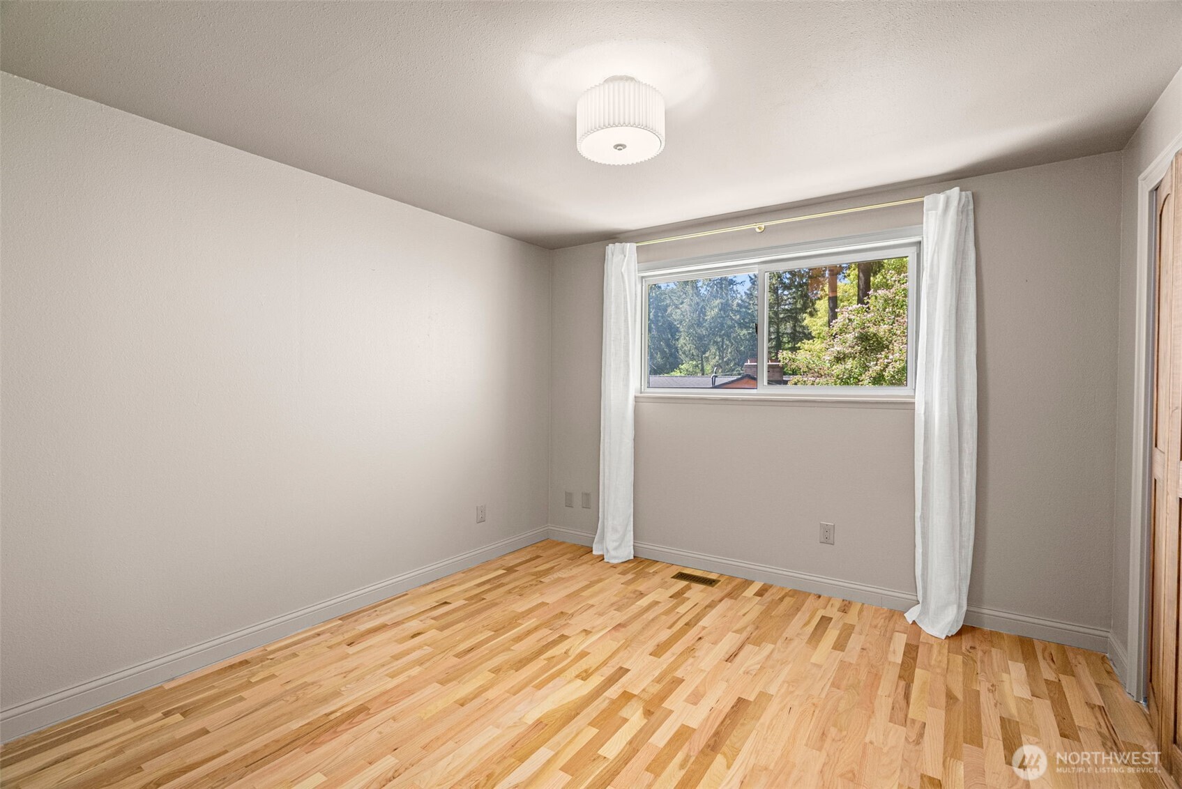 7559 Dowerdell Lane W, Lakewood, WA 98499
