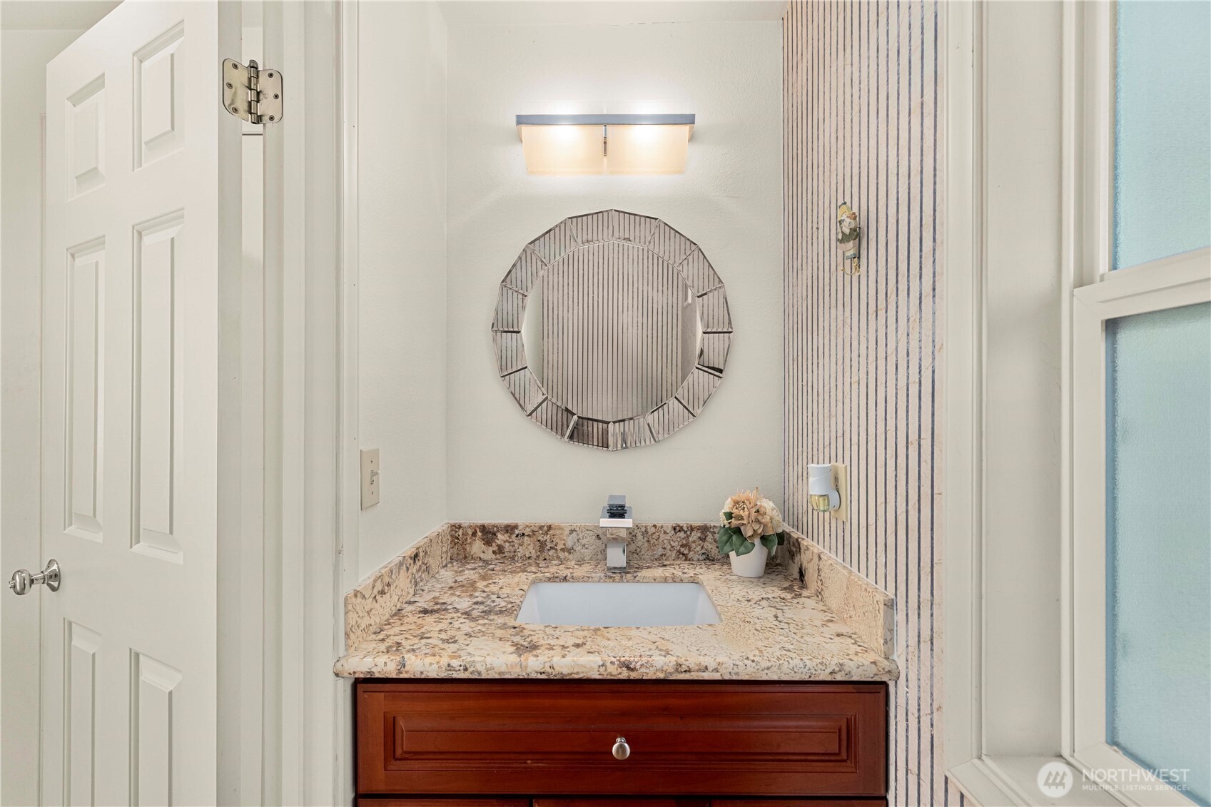 32724 6th Avenue SW, Federal Way, WA 98023