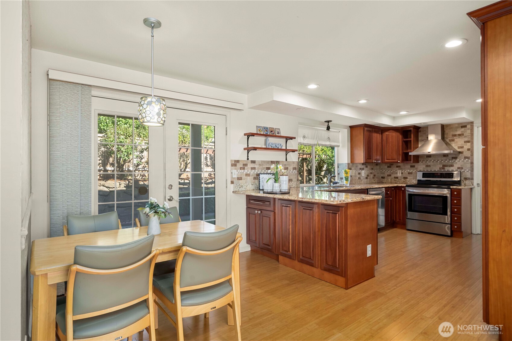 32724 6th Avenue SW, Federal Way, WA 98023