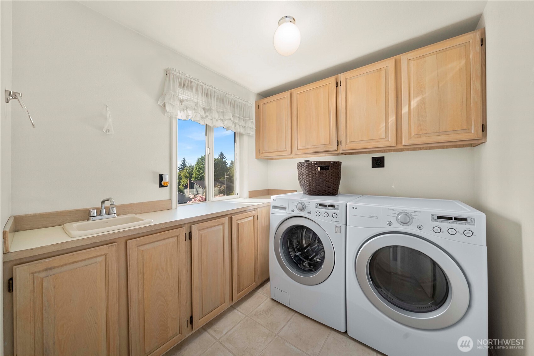 32724 6th Avenue SW, Federal Way, WA 98023