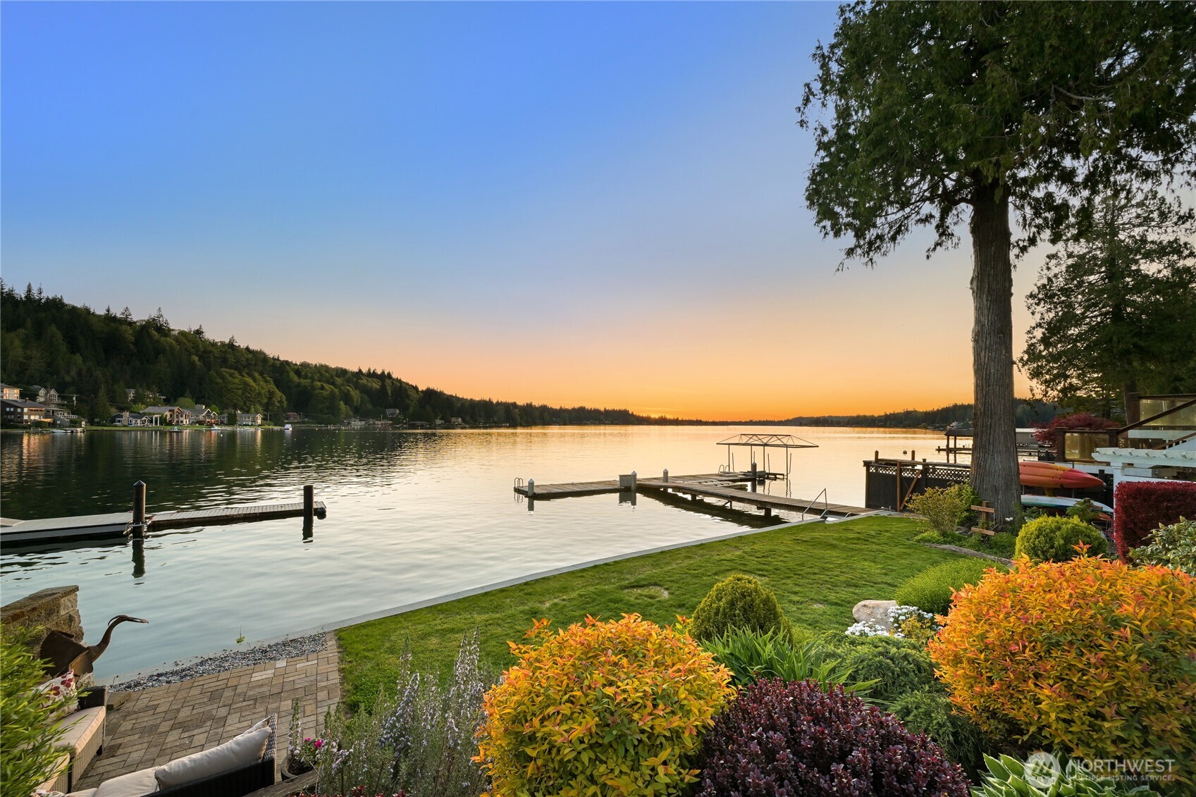 21 Strawberry Point Road , Bellingham, WA 98229