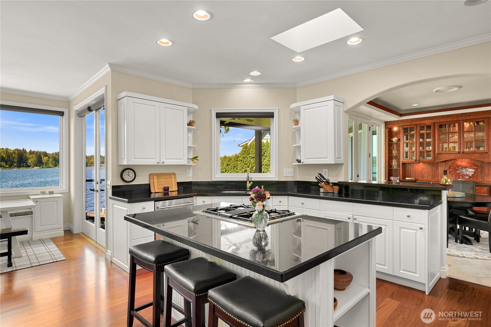 21 Strawberry Point Road , Bellingham, WA 98229