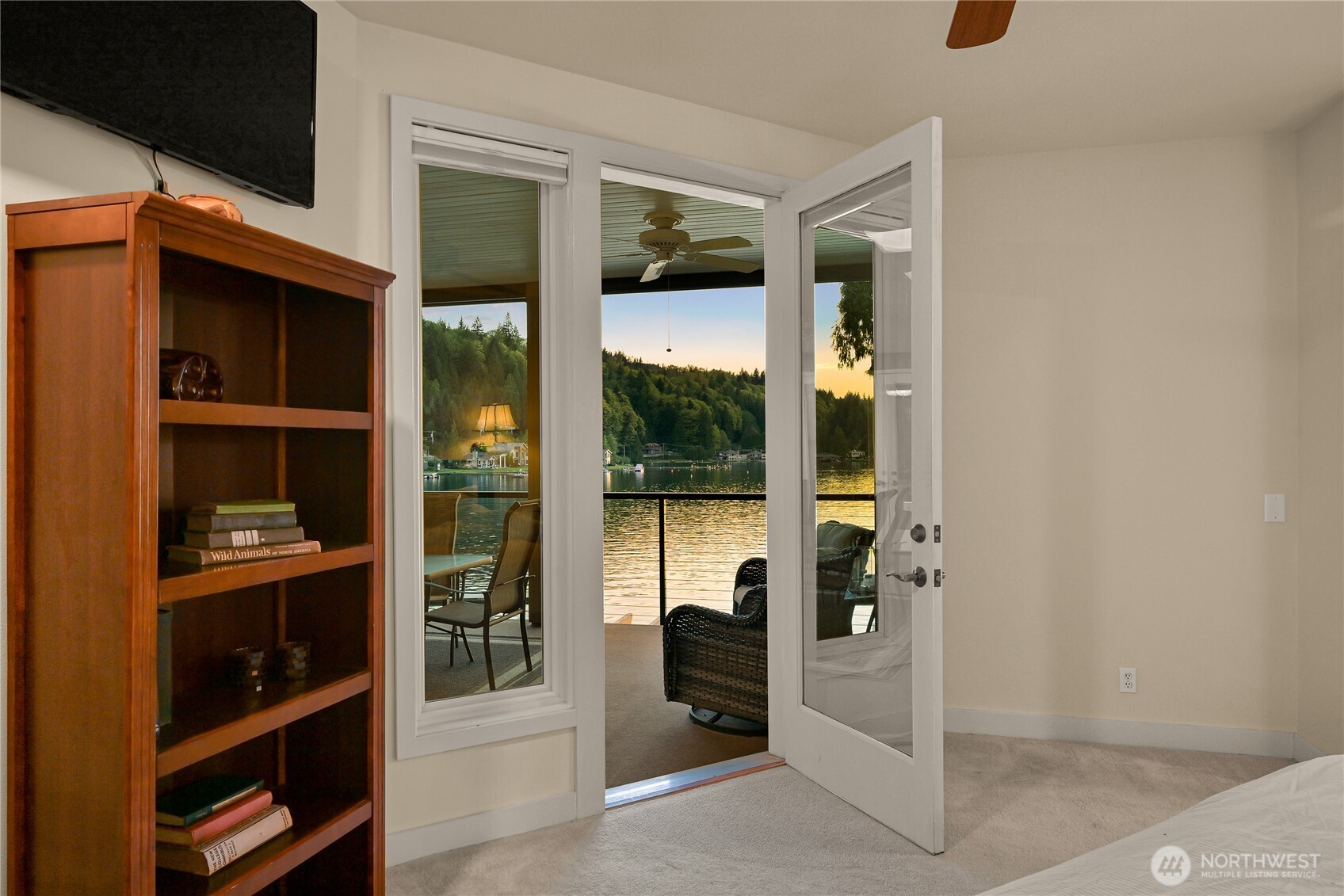 21 Strawberry Point Road , Bellingham, WA 98229