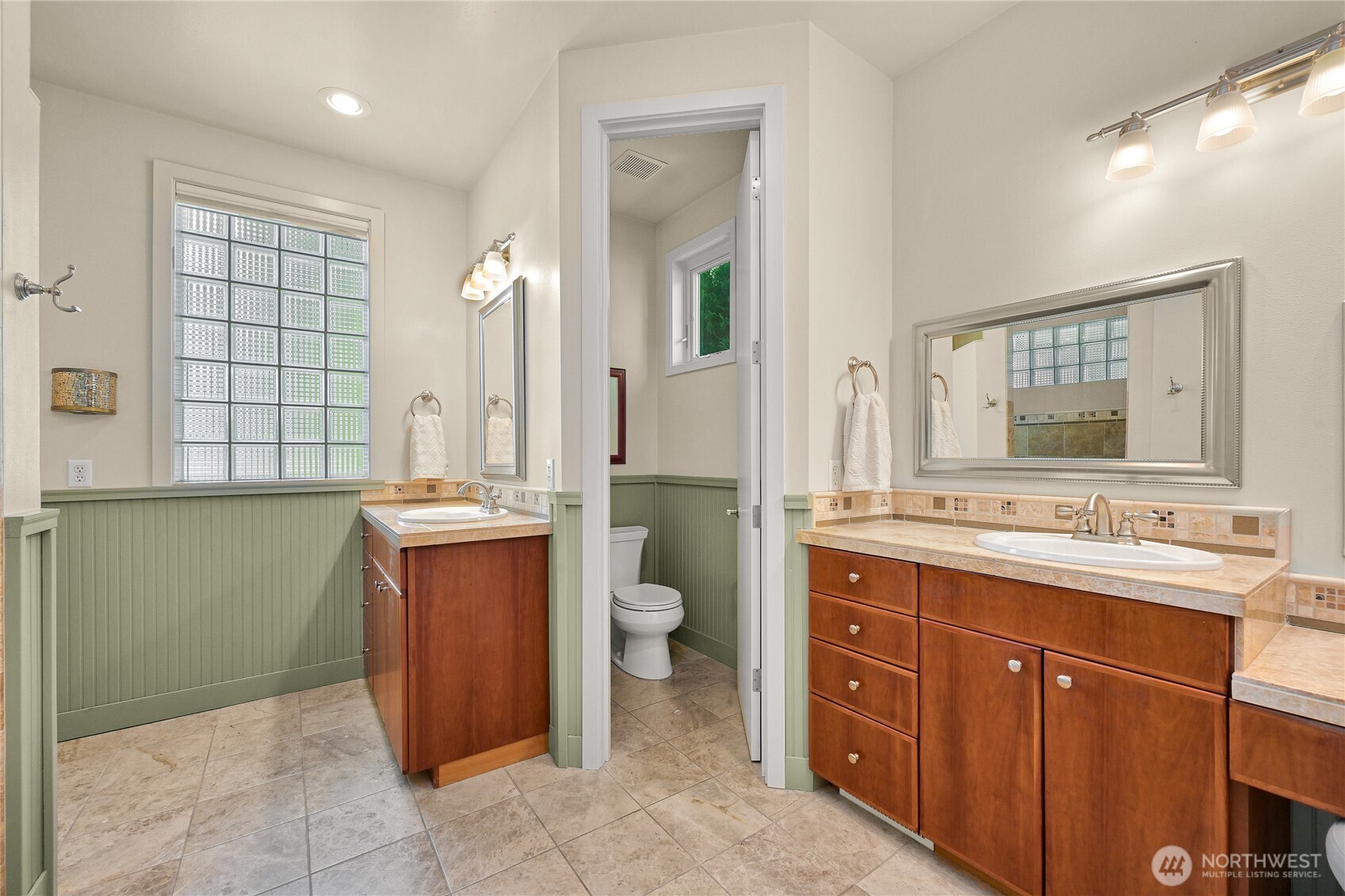 21 Strawberry Point Road , Bellingham, WA 98229