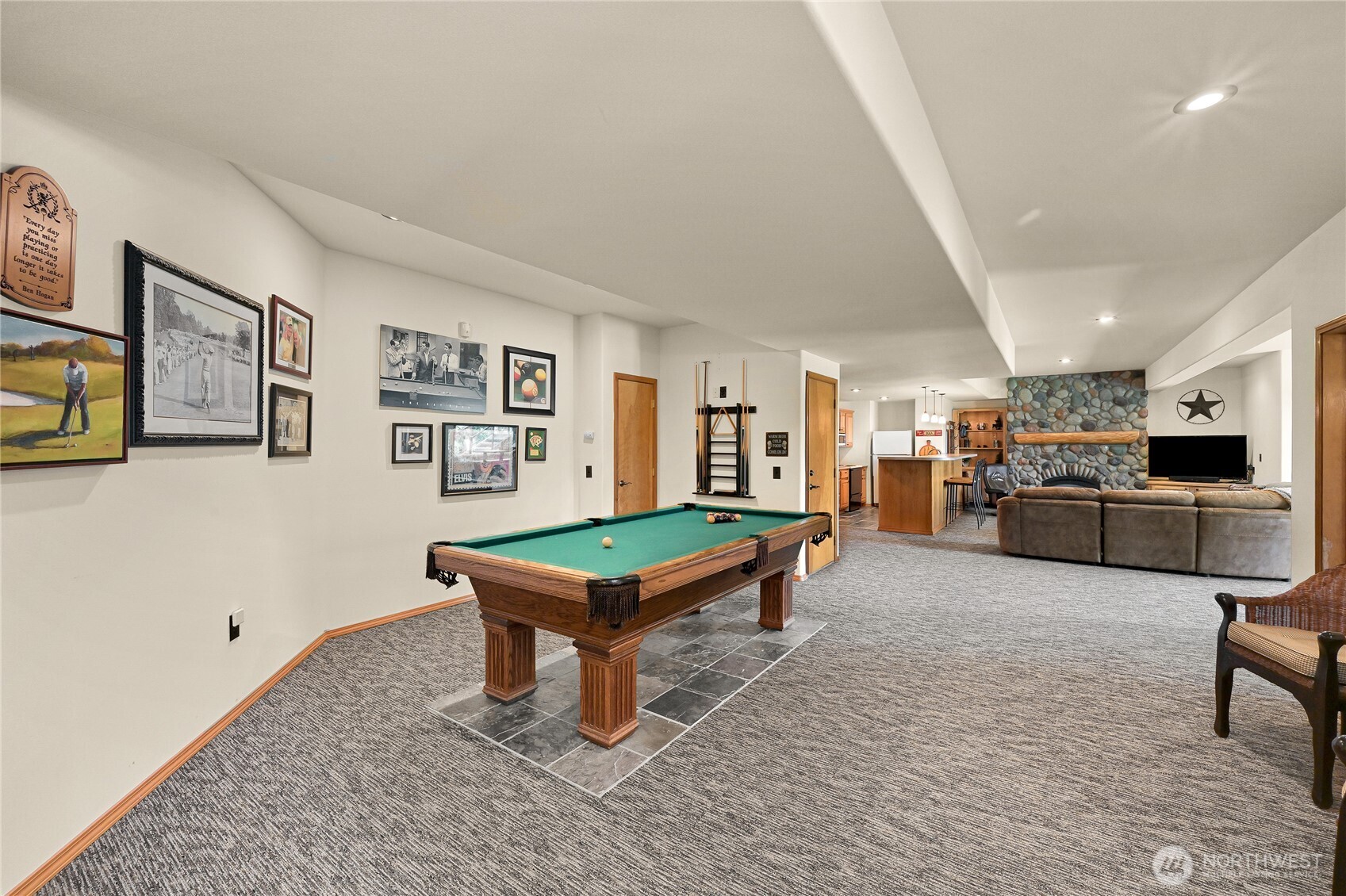 21 Strawberry Point Road , Bellingham, WA 98229