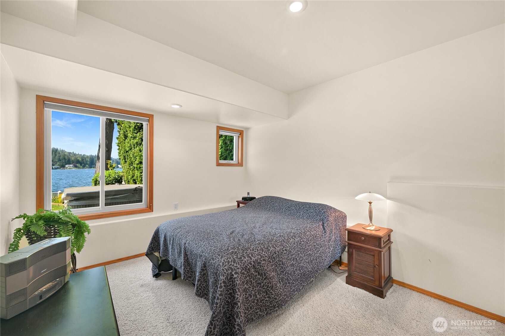 21 Strawberry Point Road , Bellingham, WA 98229