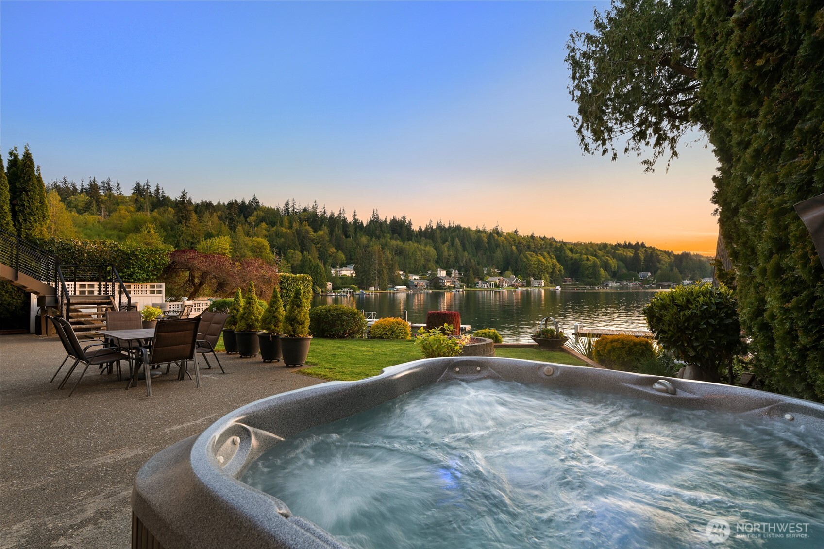 21 Strawberry Point Road , Bellingham, WA 98229