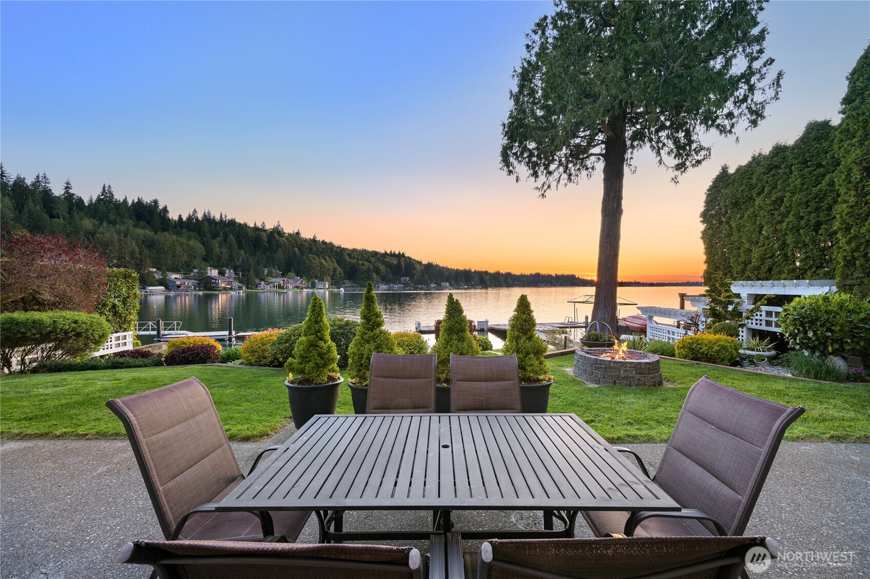 21 Strawberry Point Road , Bellingham, WA 98229