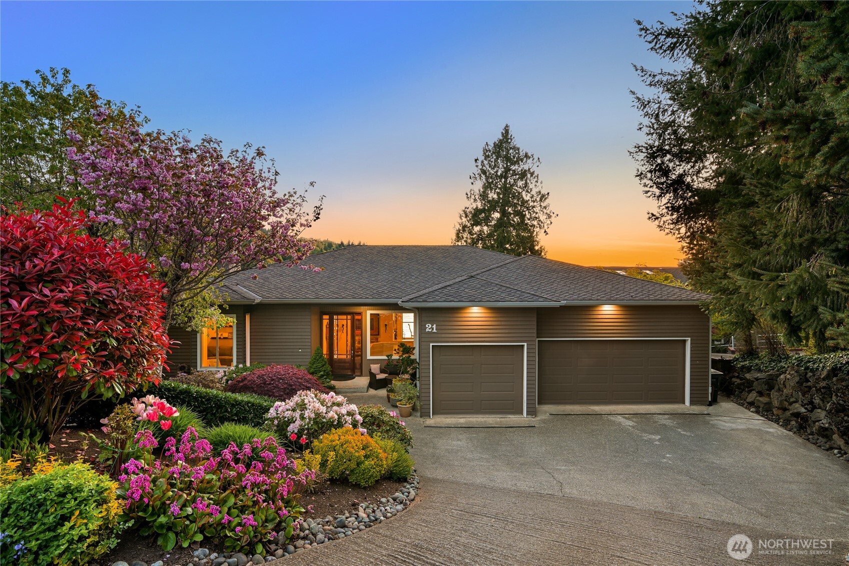 21 Strawberry Point Road , Bellingham, WA 98229