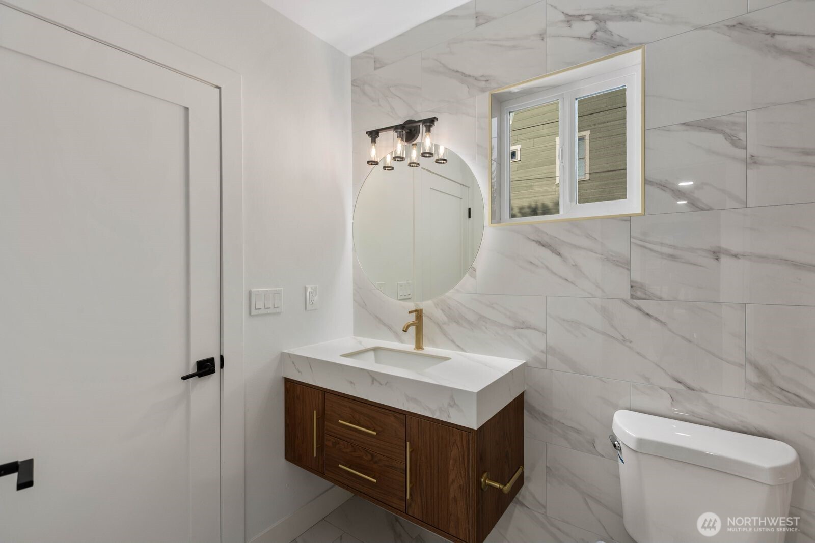 512 NW 44th Street , Seattle, WA 98107