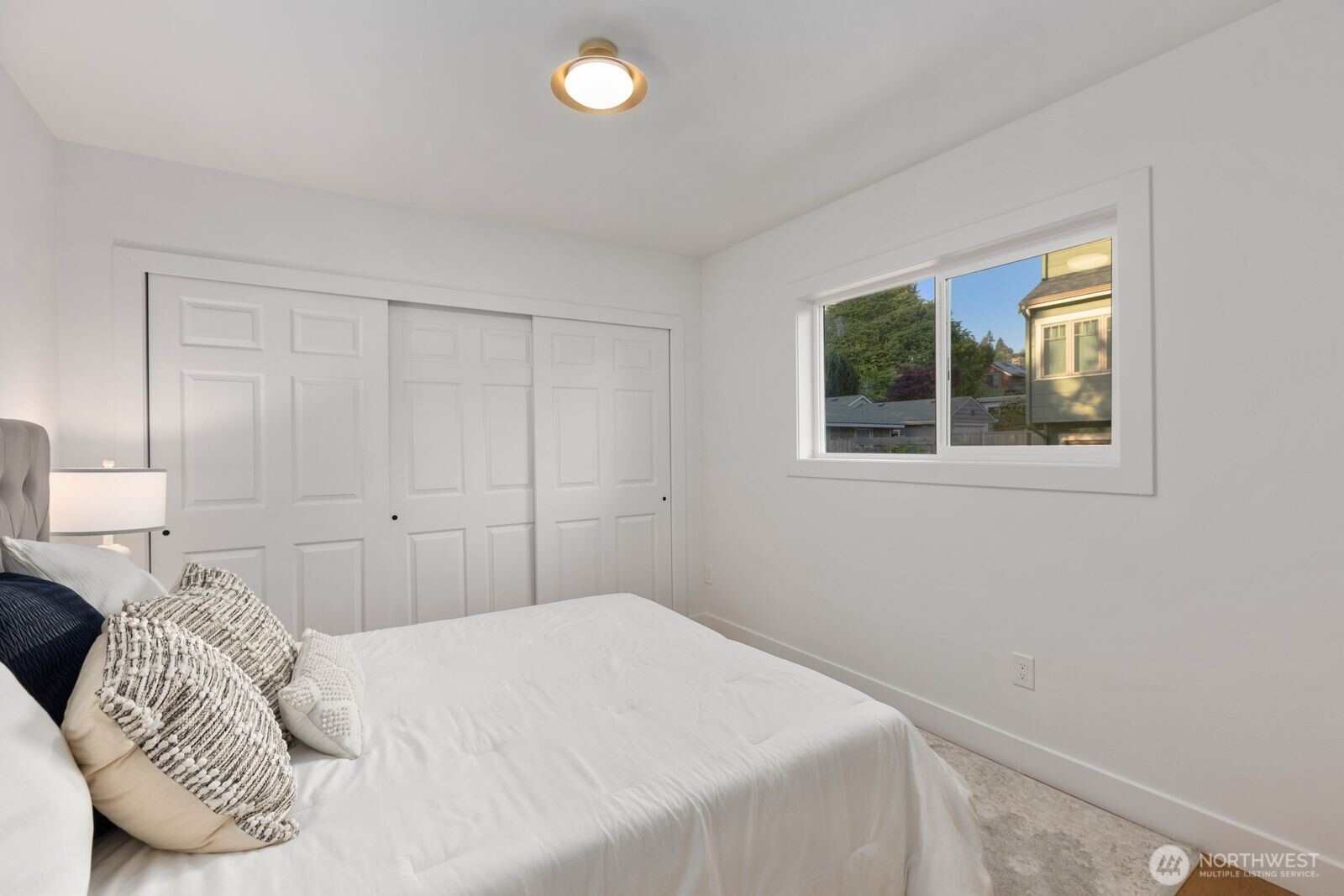 512 NW 44th Street , Seattle, WA 98107