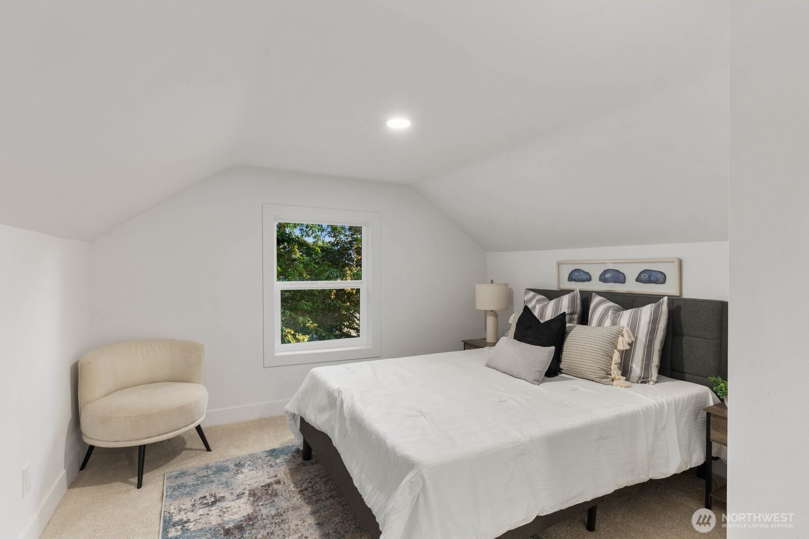 512 NW 44th Street , Seattle, WA 98107