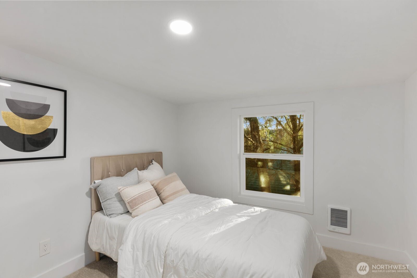 512 NW 44th Street , Seattle, WA 98107
