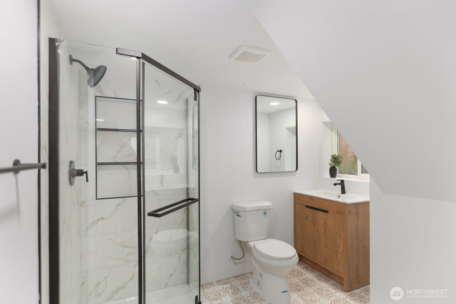 512 NW 44th Street , Seattle, WA 98107