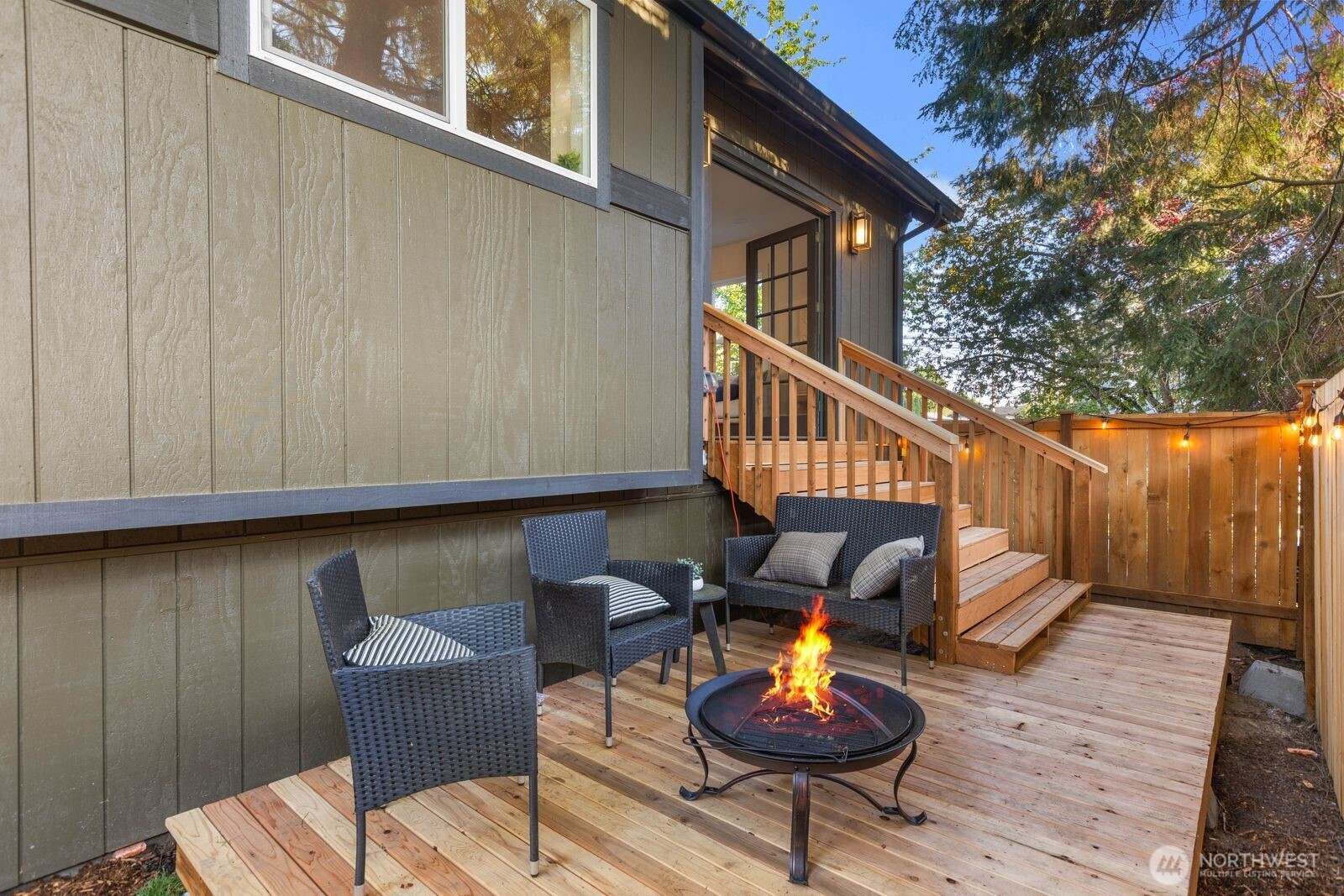 512 NW 44th Street , Seattle, WA 98107