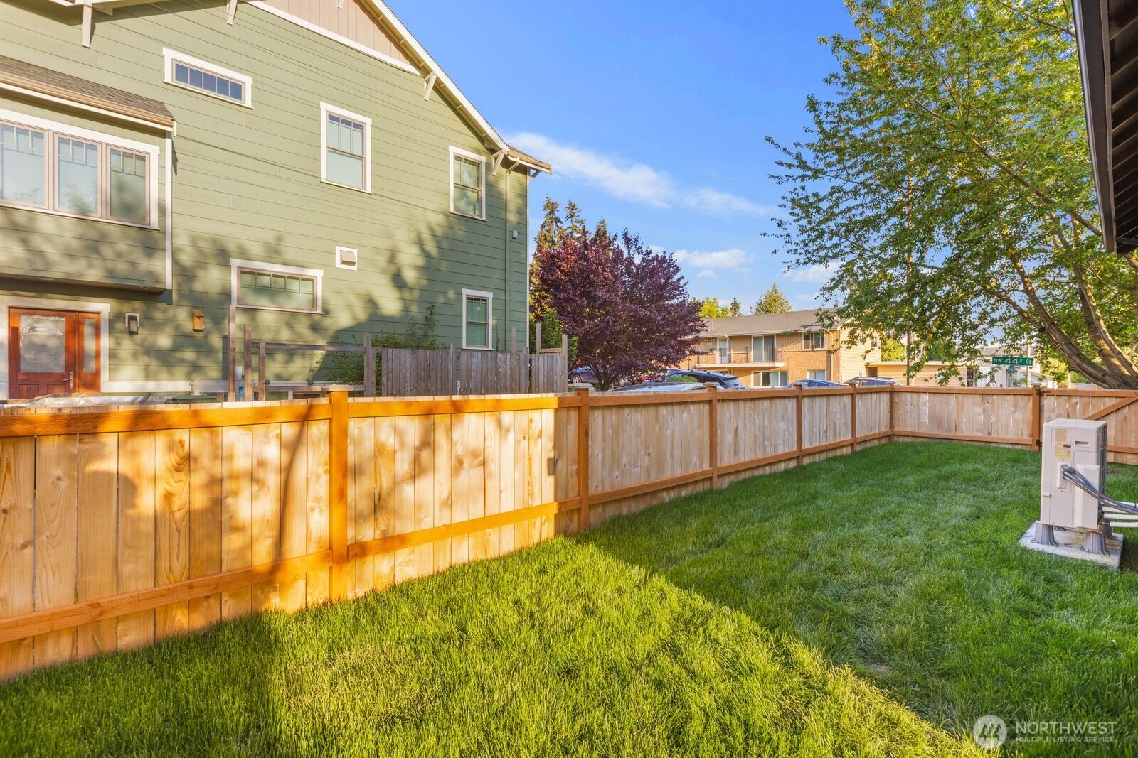512 NW 44th Street , Seattle, WA 98107