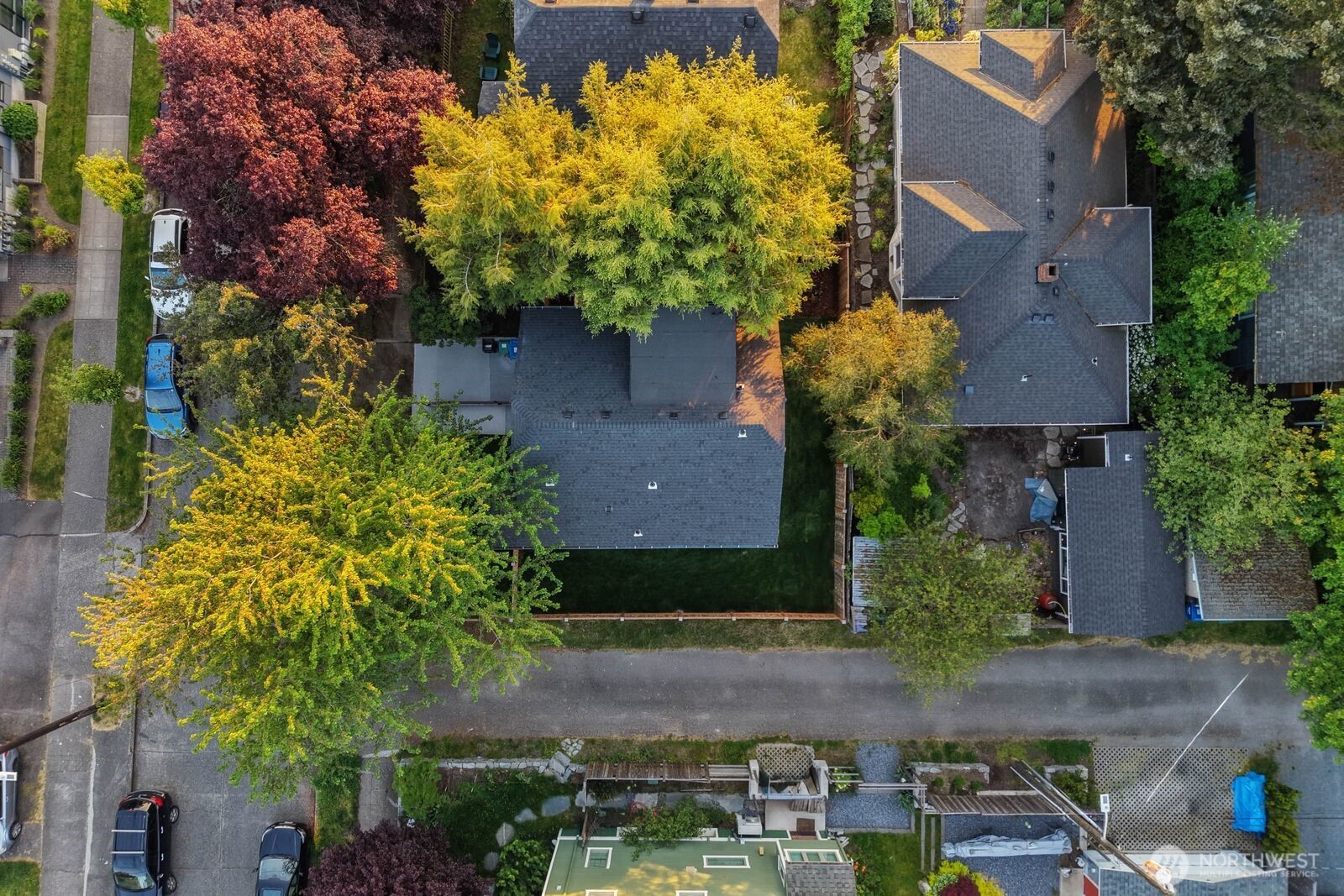 512 NW 44th Street , Seattle, WA 98107