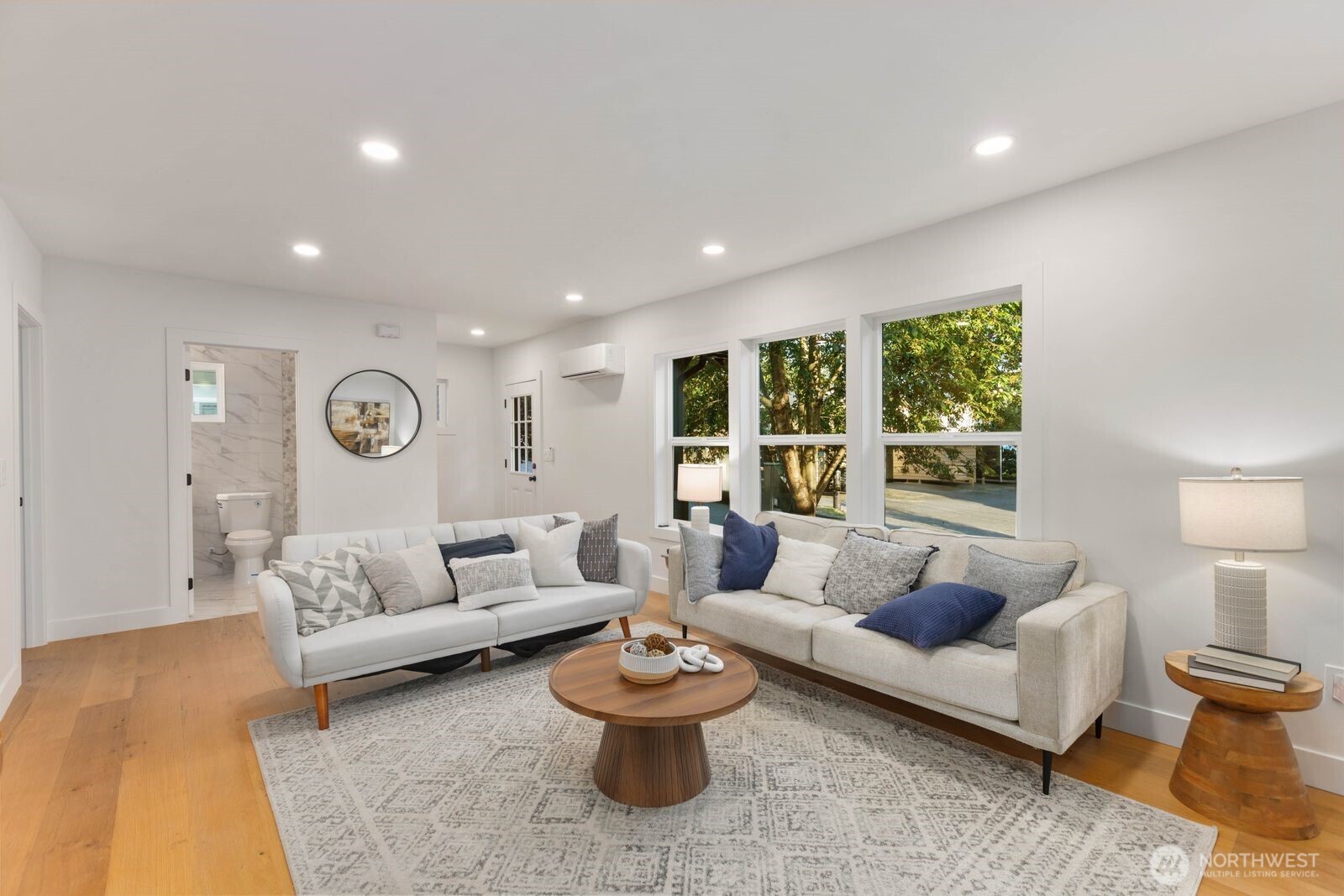 512 NW 44th Street , Seattle, WA 98107
