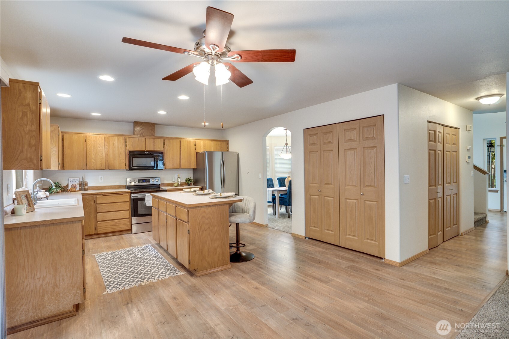 17317 94th Ave E , Puyallup, WA 98375