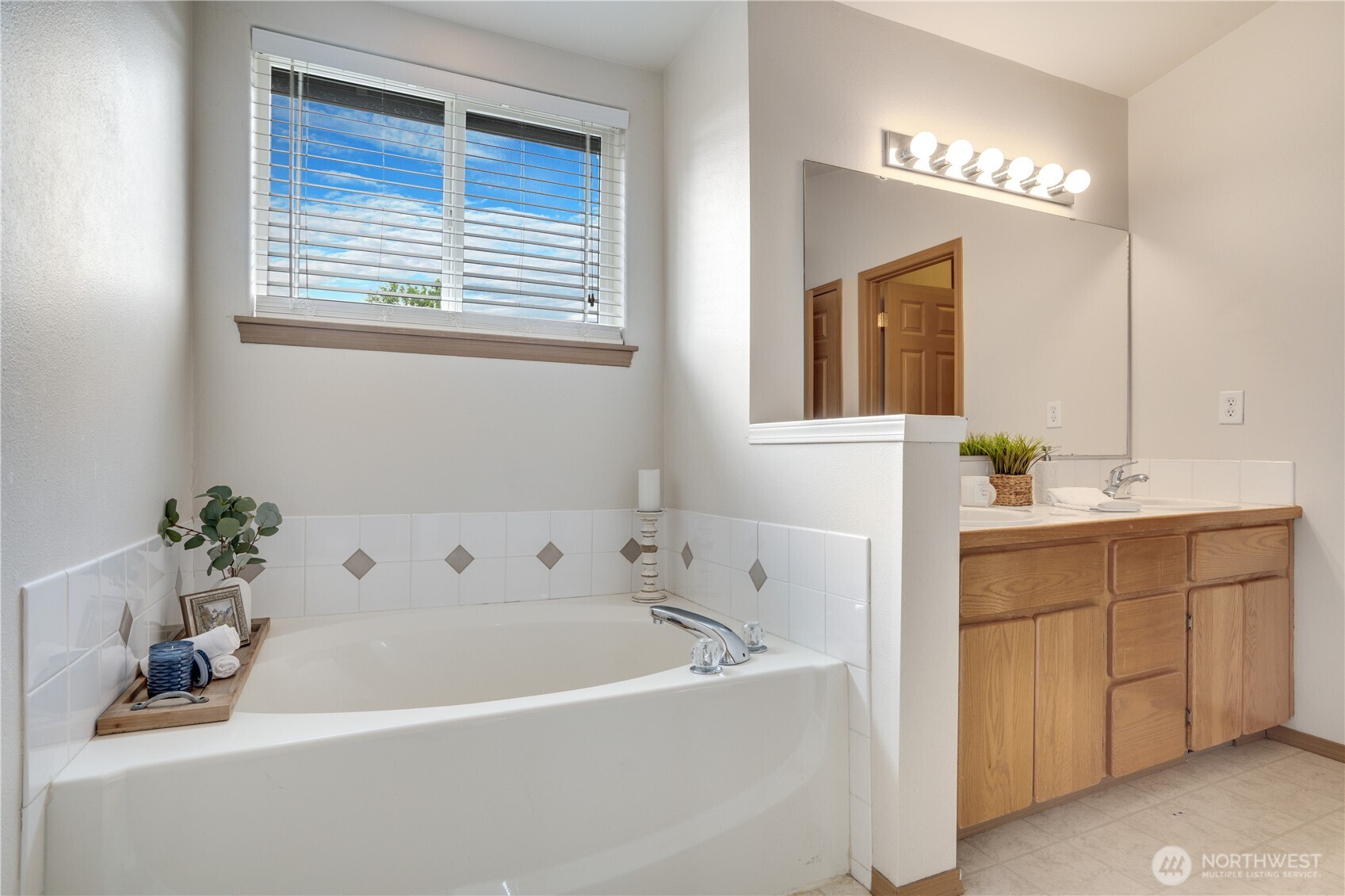 17317 94th Ave E , Puyallup, WA 98375