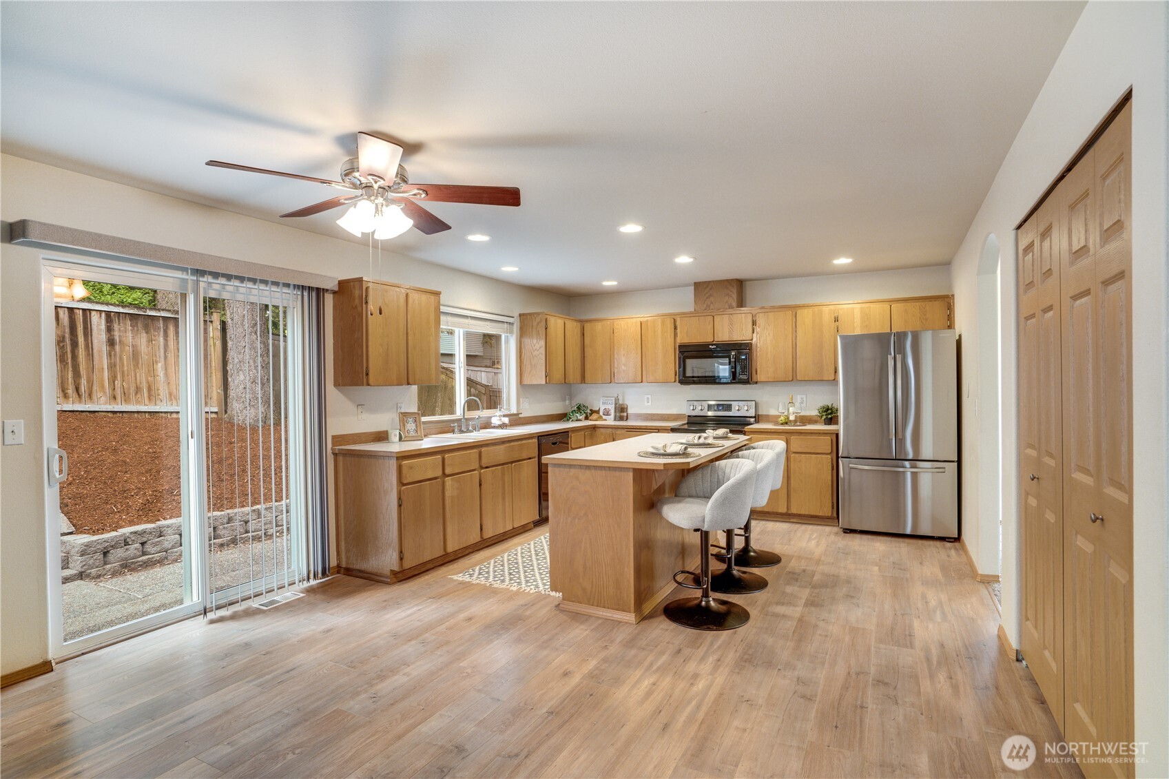 17317 94th Ave E , Puyallup, WA 98375