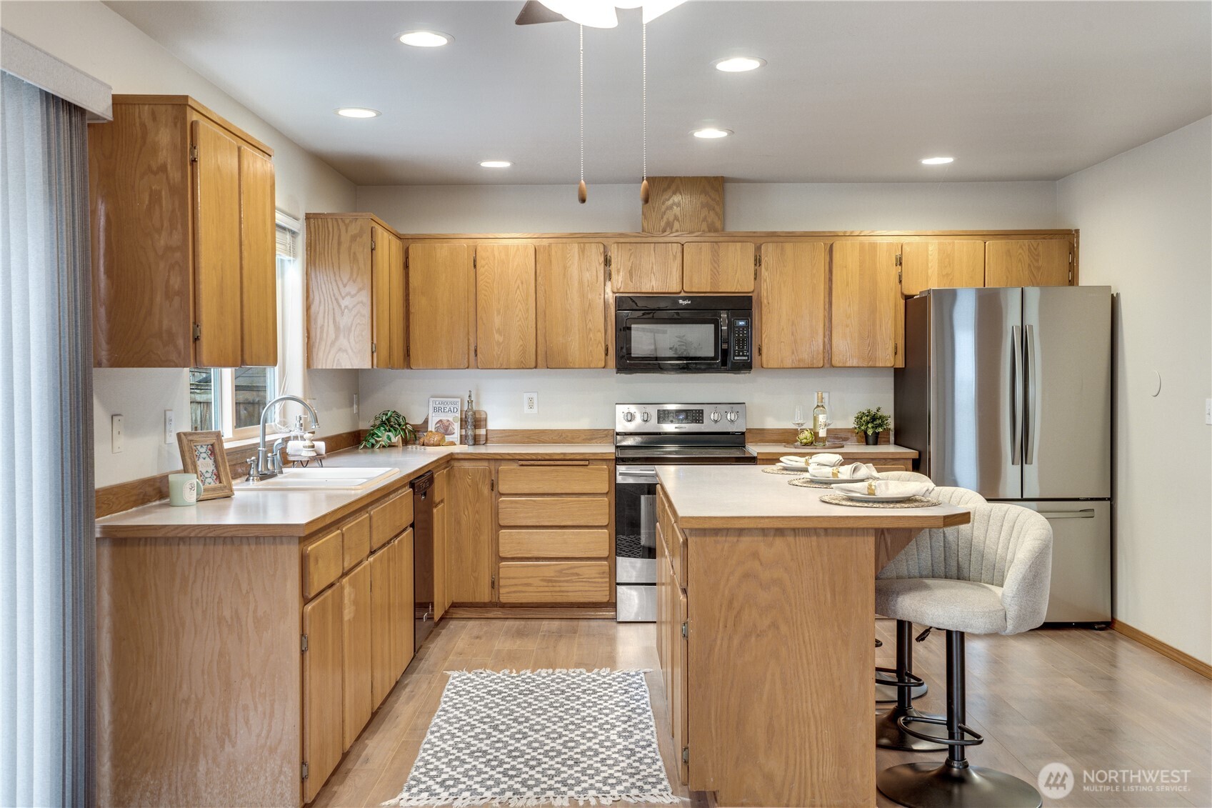 17317 94th Ave E , Puyallup, WA 98375
