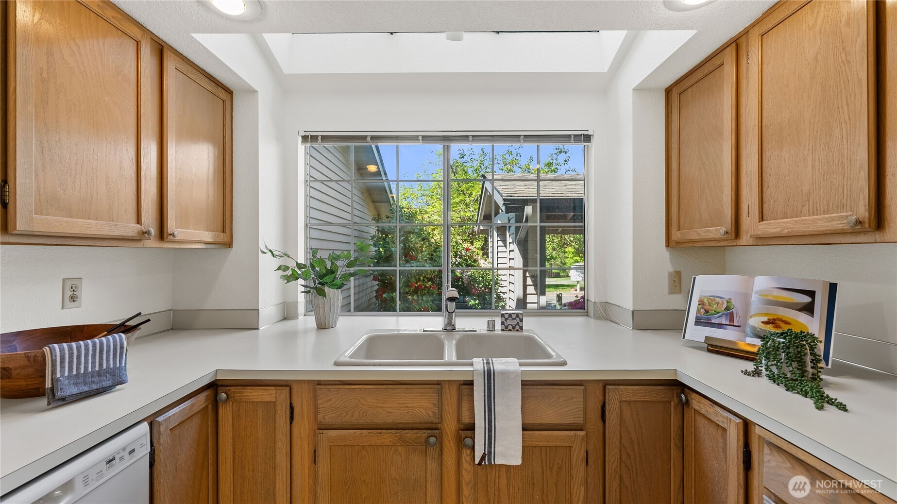 6614 113th Place SE, Bellevue, WA 98006
