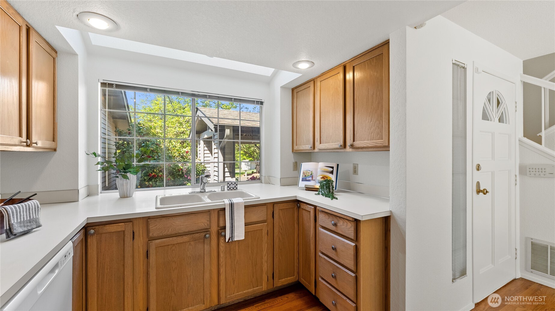 6614 113th Place SE, Bellevue, WA 98006