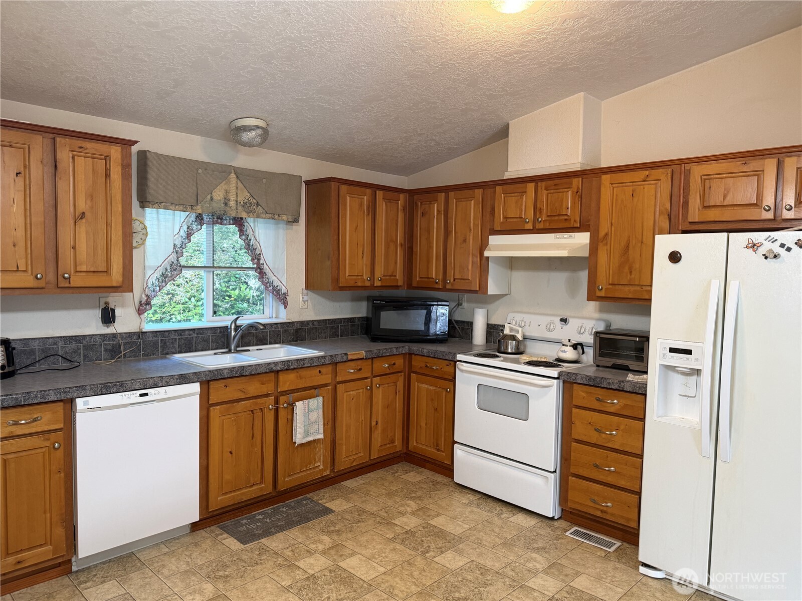 1410 304th Place , Ocean Park, WA 98640