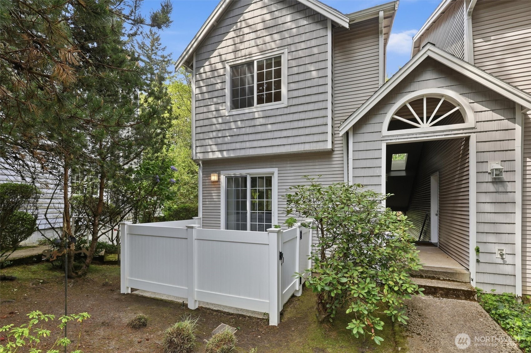 601 12th Avenue NW #D4, Issaquah, WA 98027