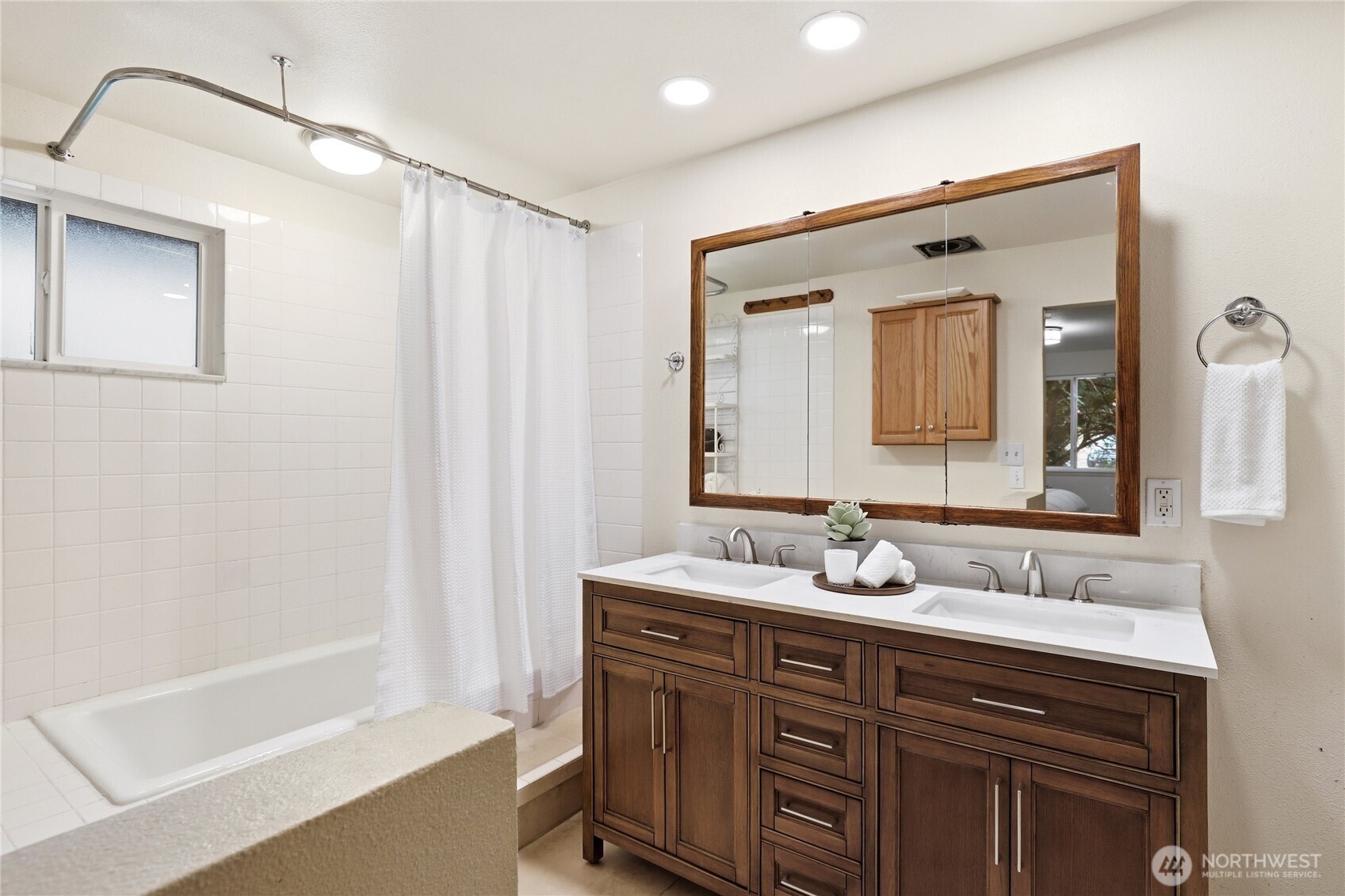 3144 SE Forest Villa Court , Port Orchard, WA 98366