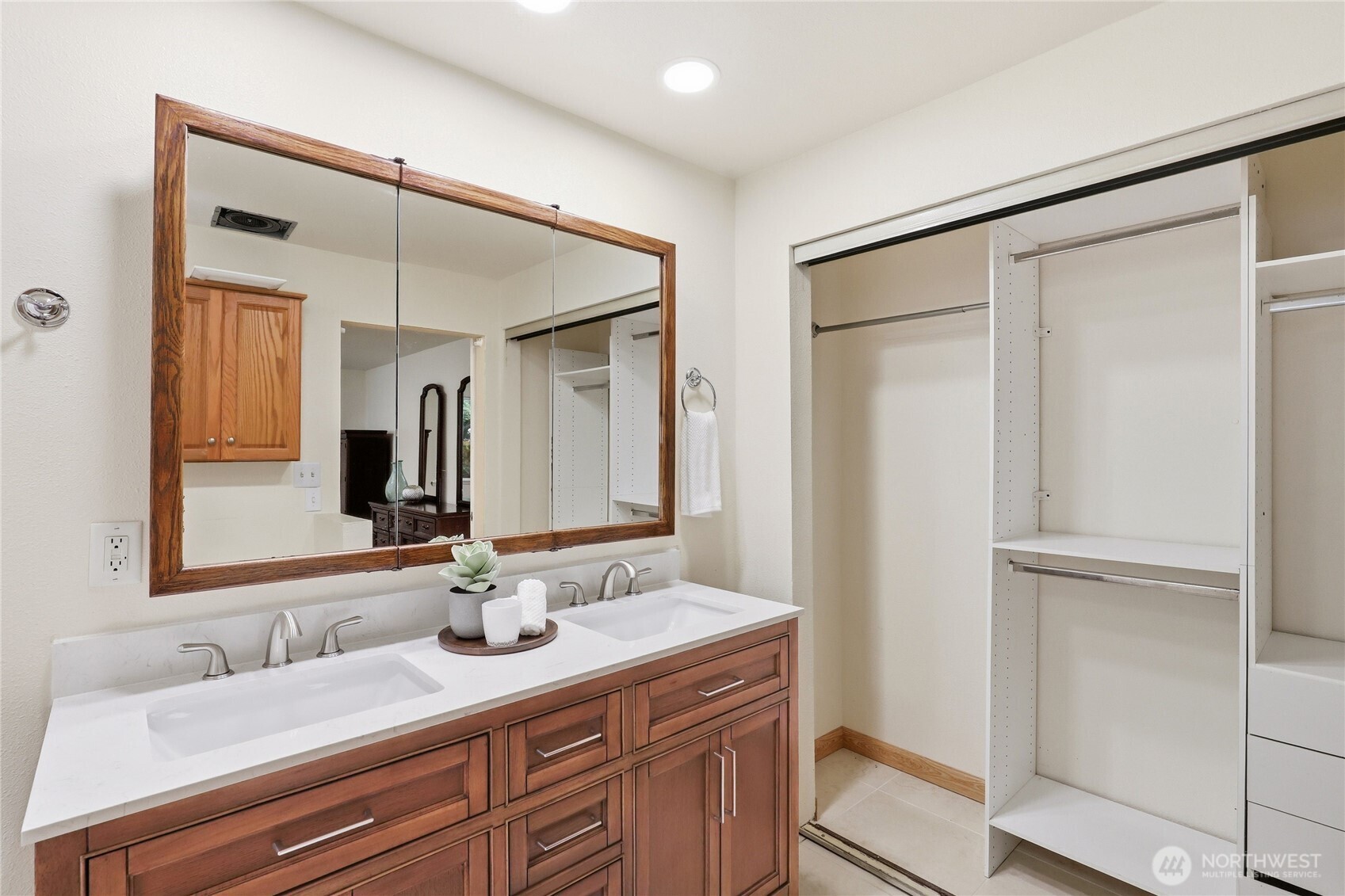 3144 SE Forest Villa Court , Port Orchard, WA 98366