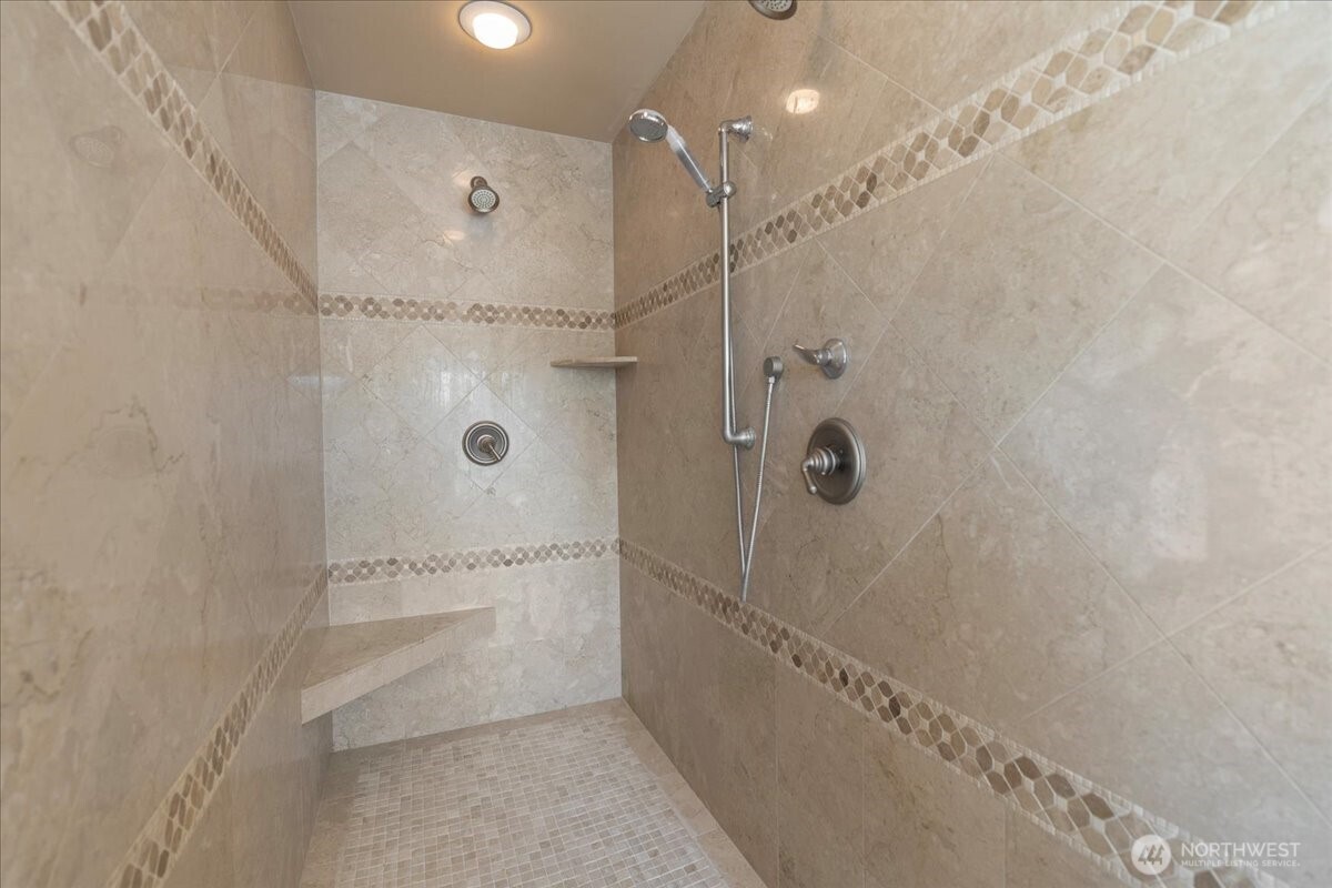 6216 25th Street NE, Tacoma, WA 98422