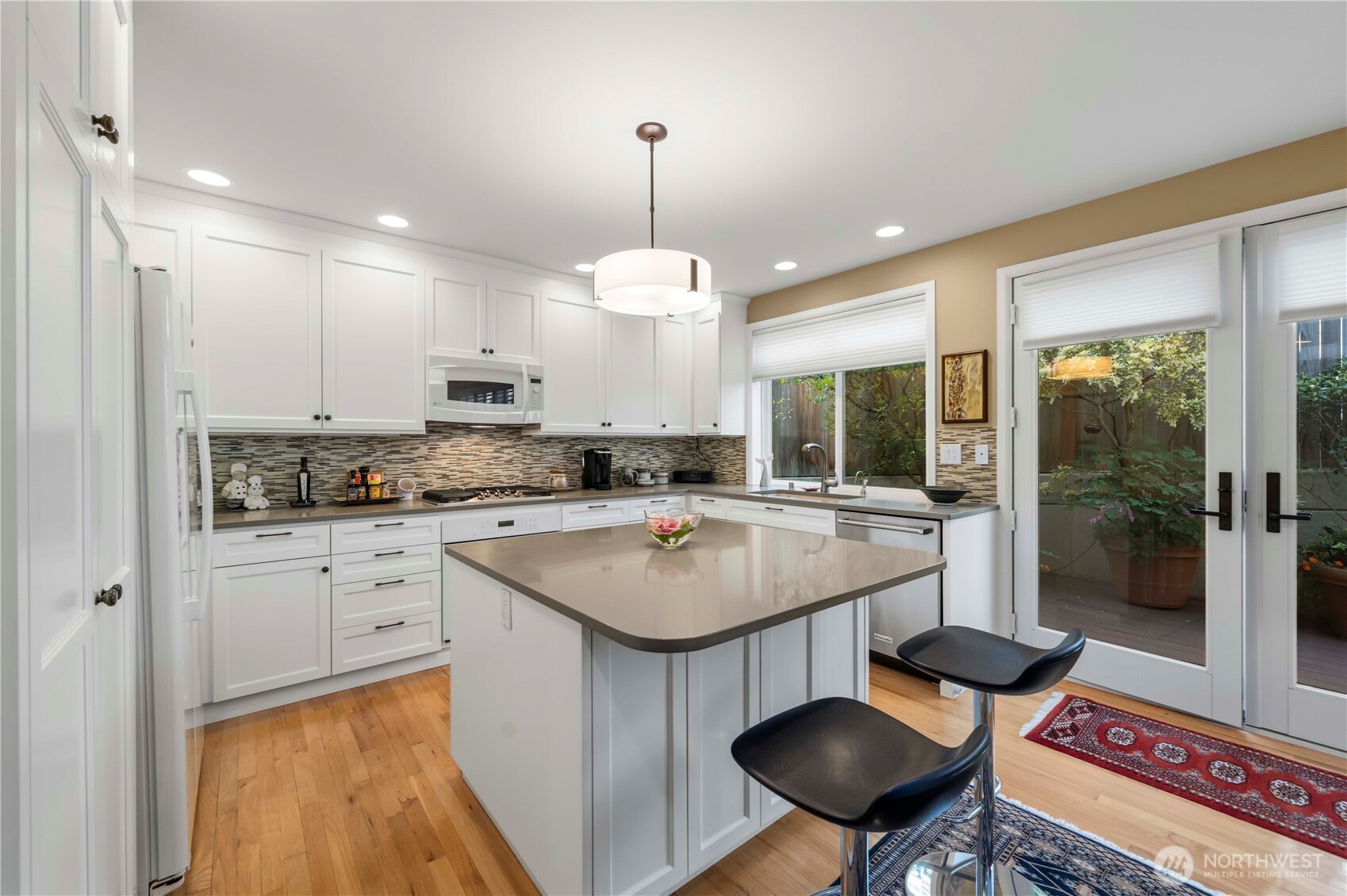 102 8th Lane #102, Kirkland, WA 98033