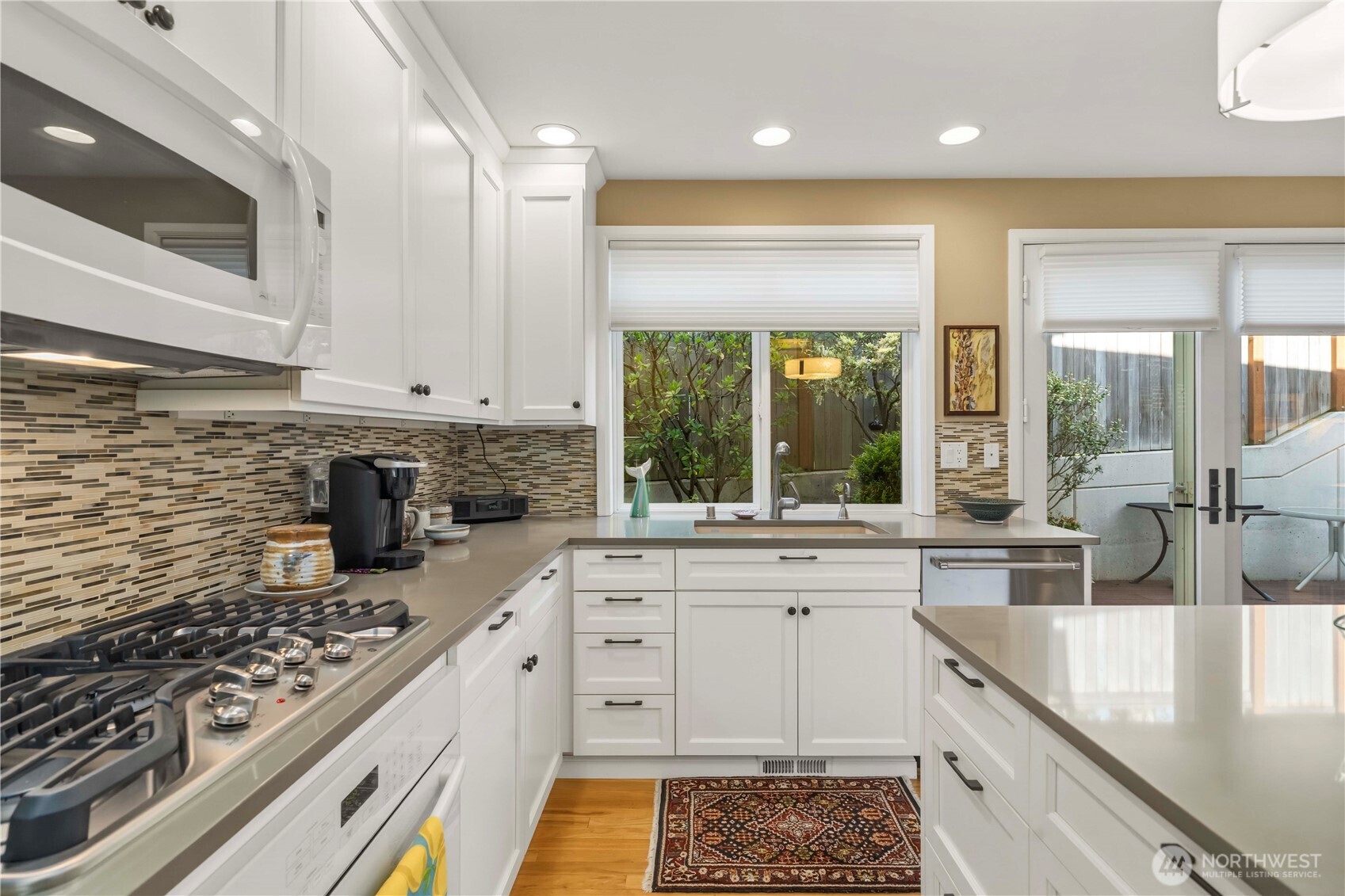 102 8th Lane #102, Kirkland, WA 98033
