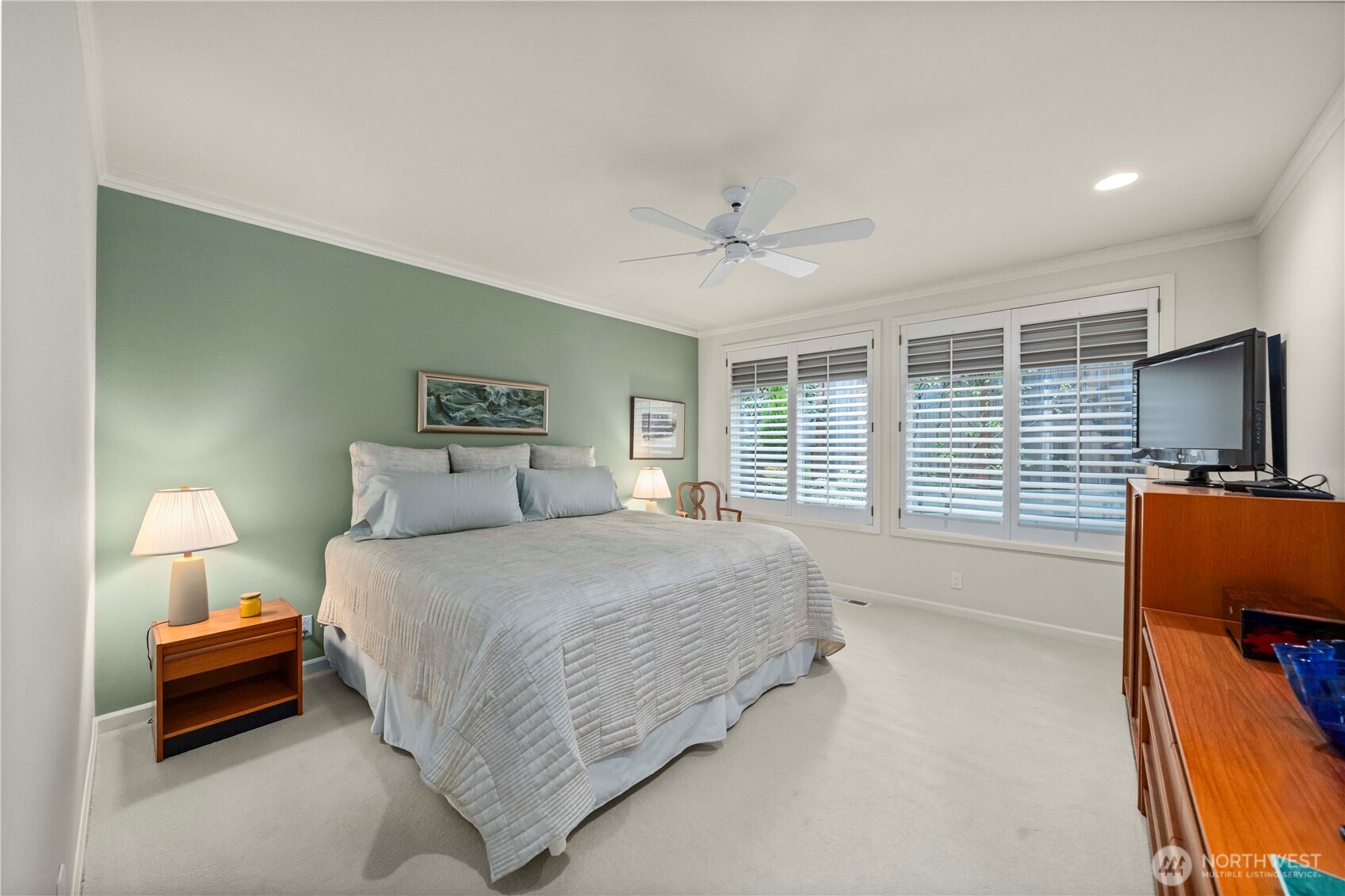 102 8th Lane #102, Kirkland, WA 98033