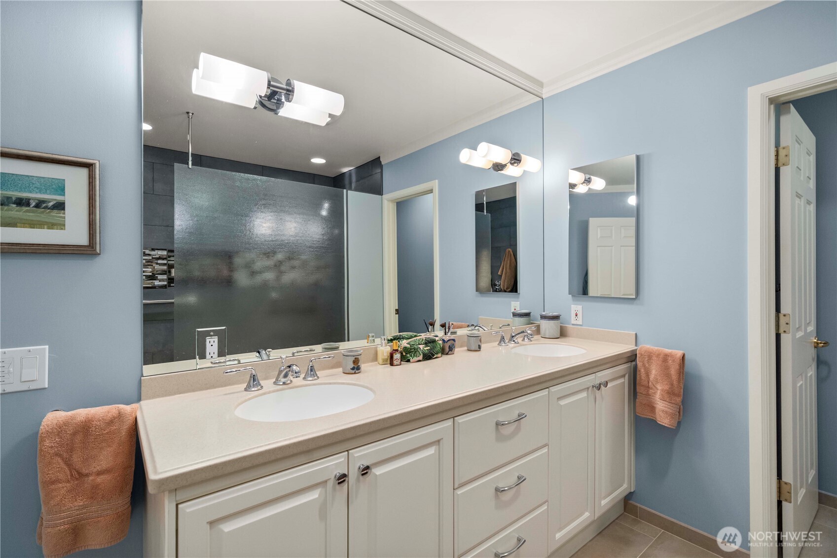 102 8th Lane #102, Kirkland, WA 98033
