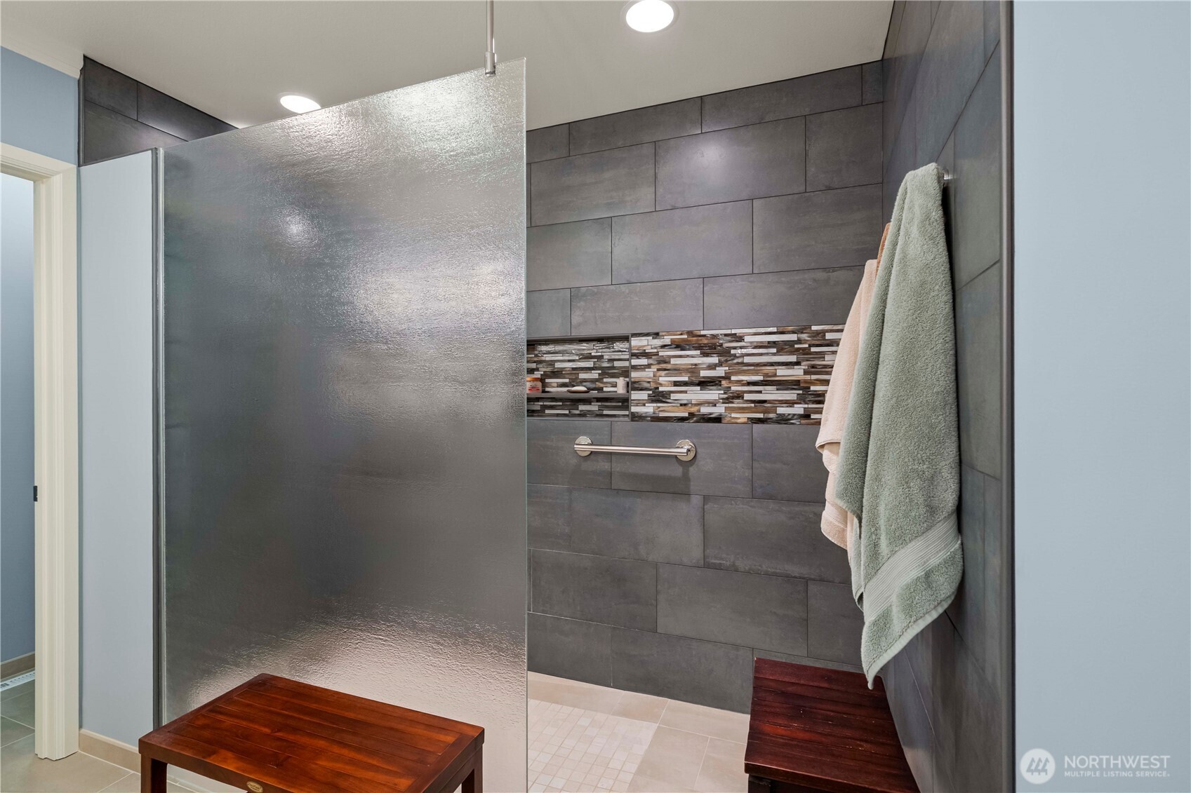 102 8th Lane #102, Kirkland, WA 98033