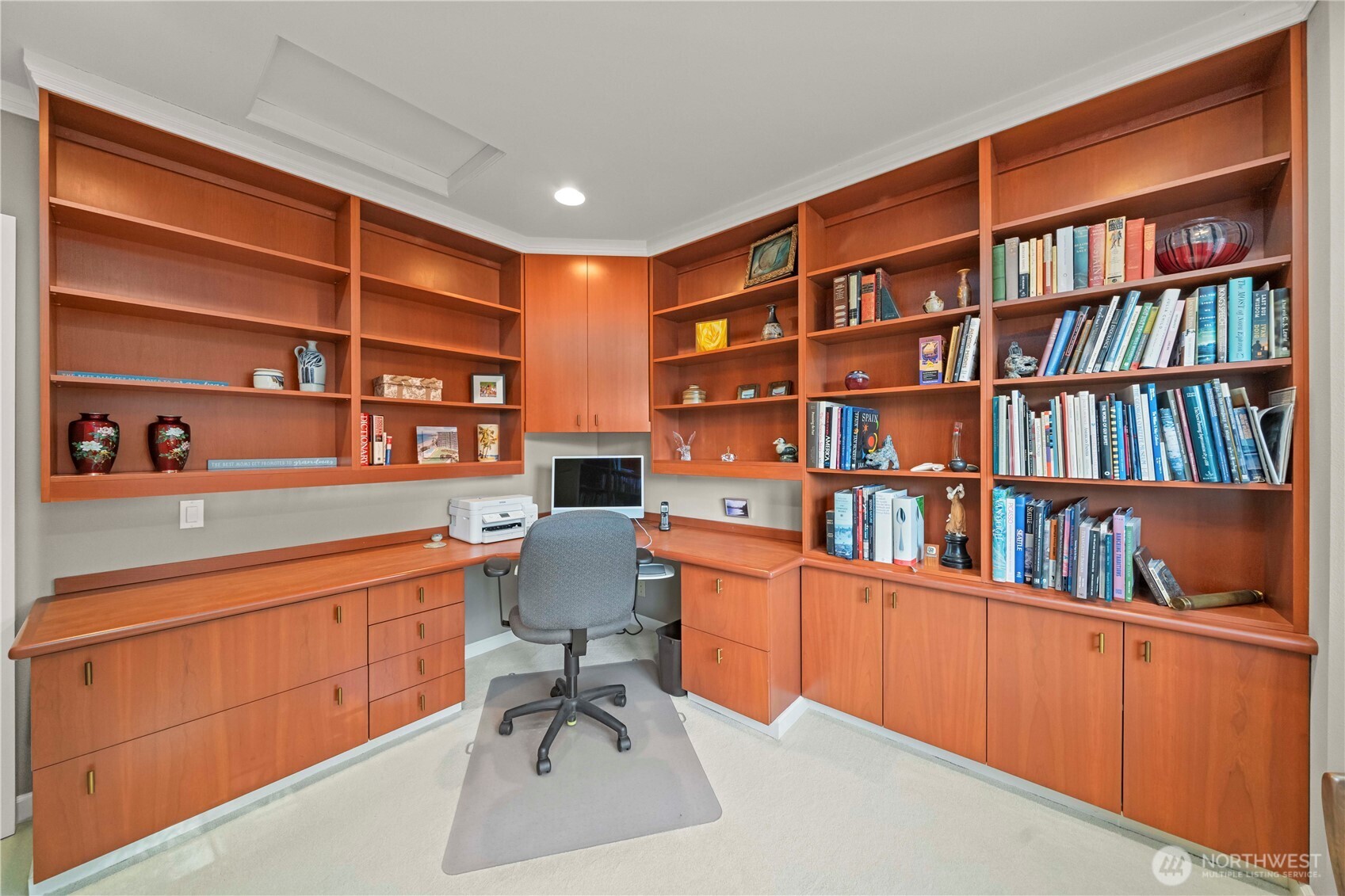 102 8th Lane #102, Kirkland, WA 98033