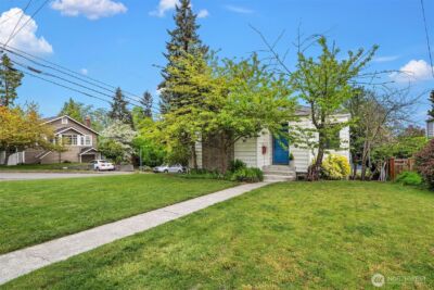 8622 17th Avenue NE, Seattle, WA 98115