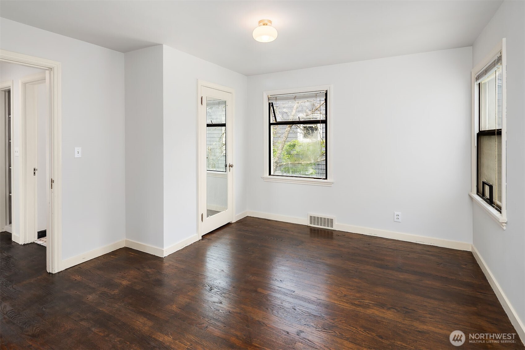 8622 17th Avenue NE, Seattle, WA 98115