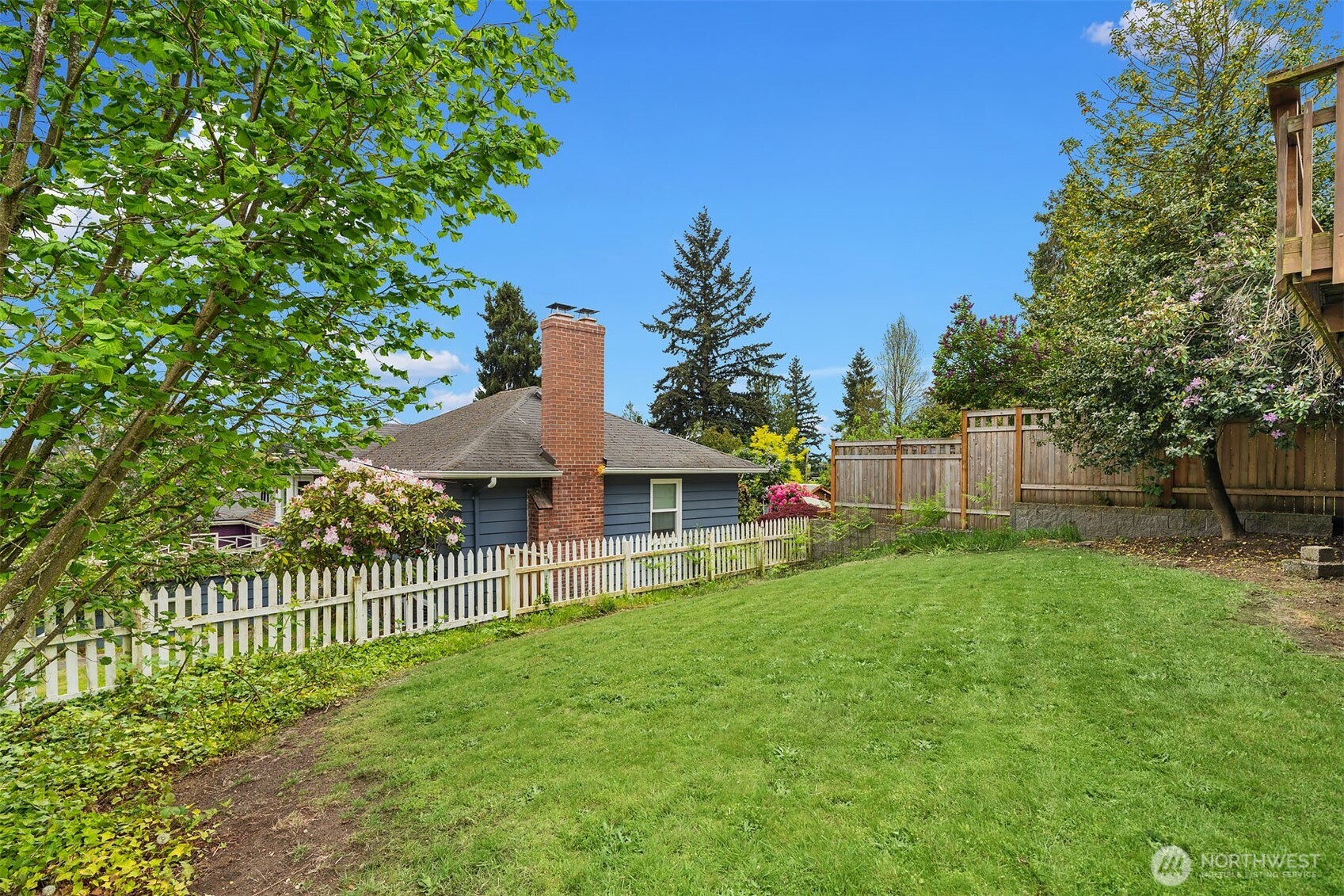 8622 17th Avenue NE, Seattle, WA 98115