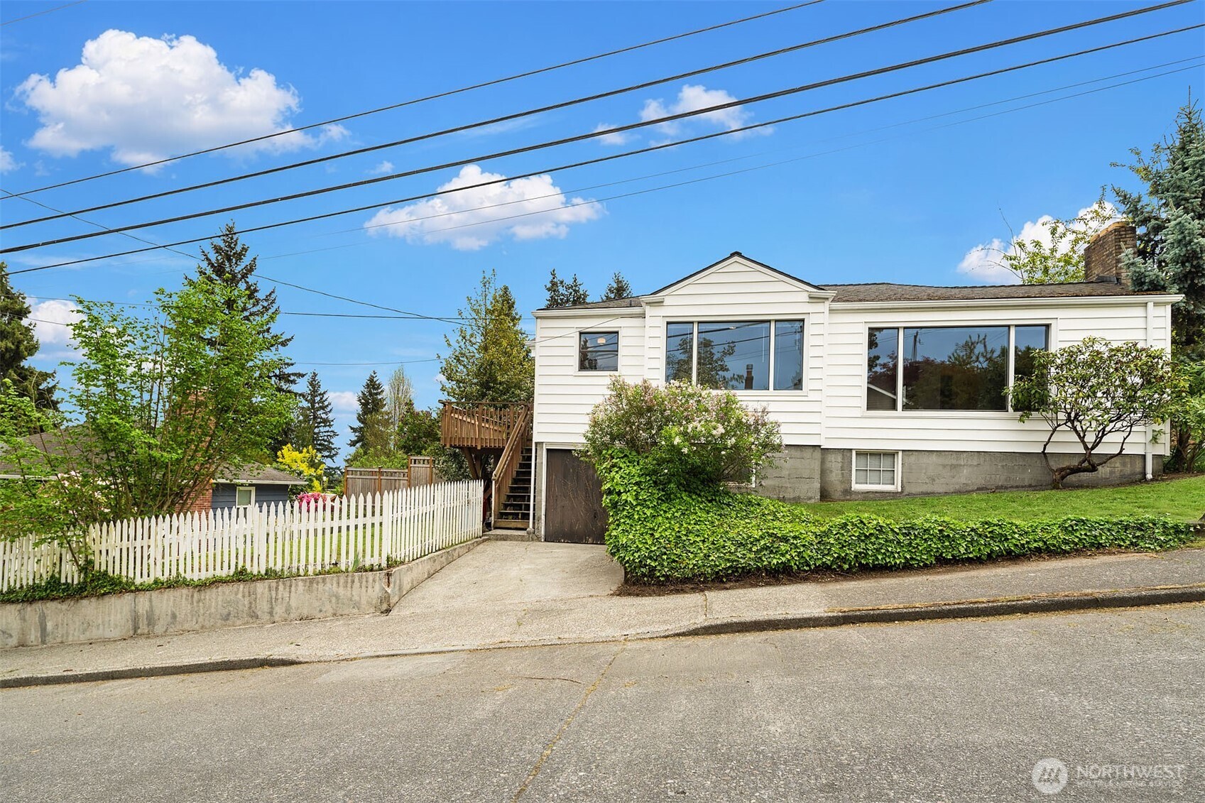 8622 17th Avenue NE, Seattle, WA 98115