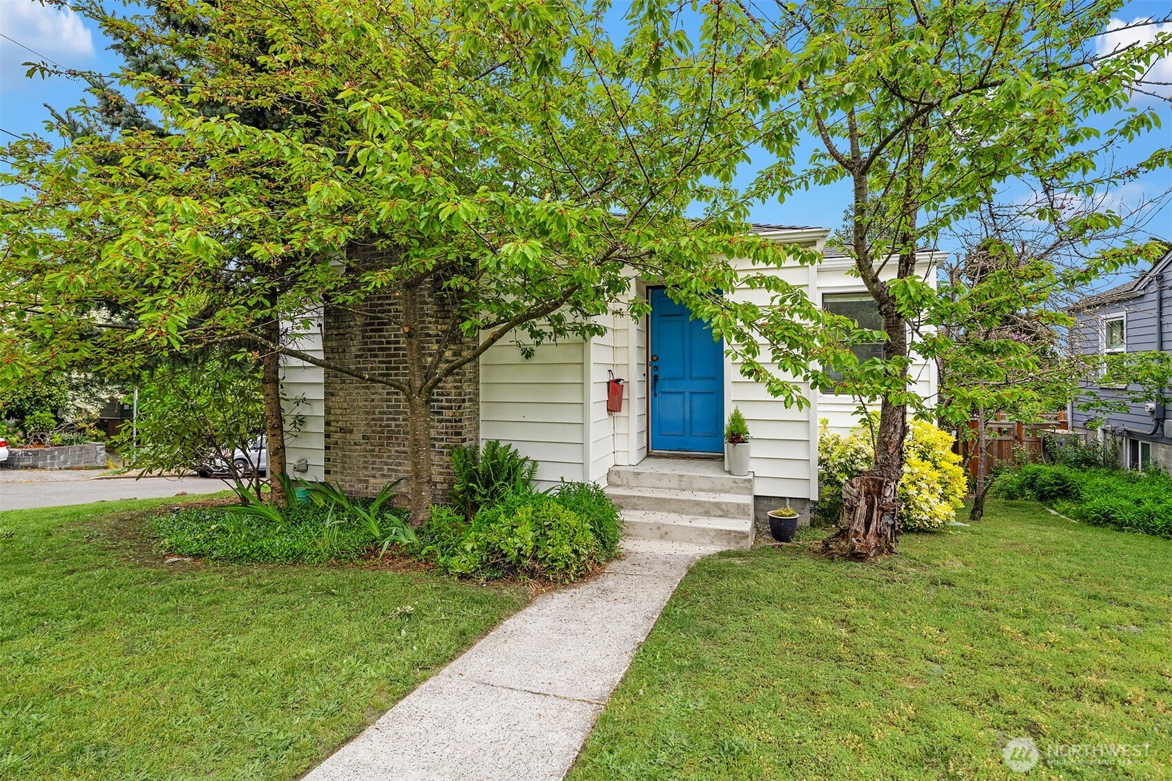 8622 17th Avenue NE, Seattle, WA 98115
