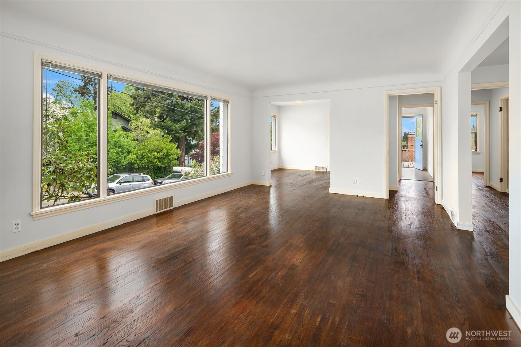 8622 17th Avenue NE, Seattle, WA 98115