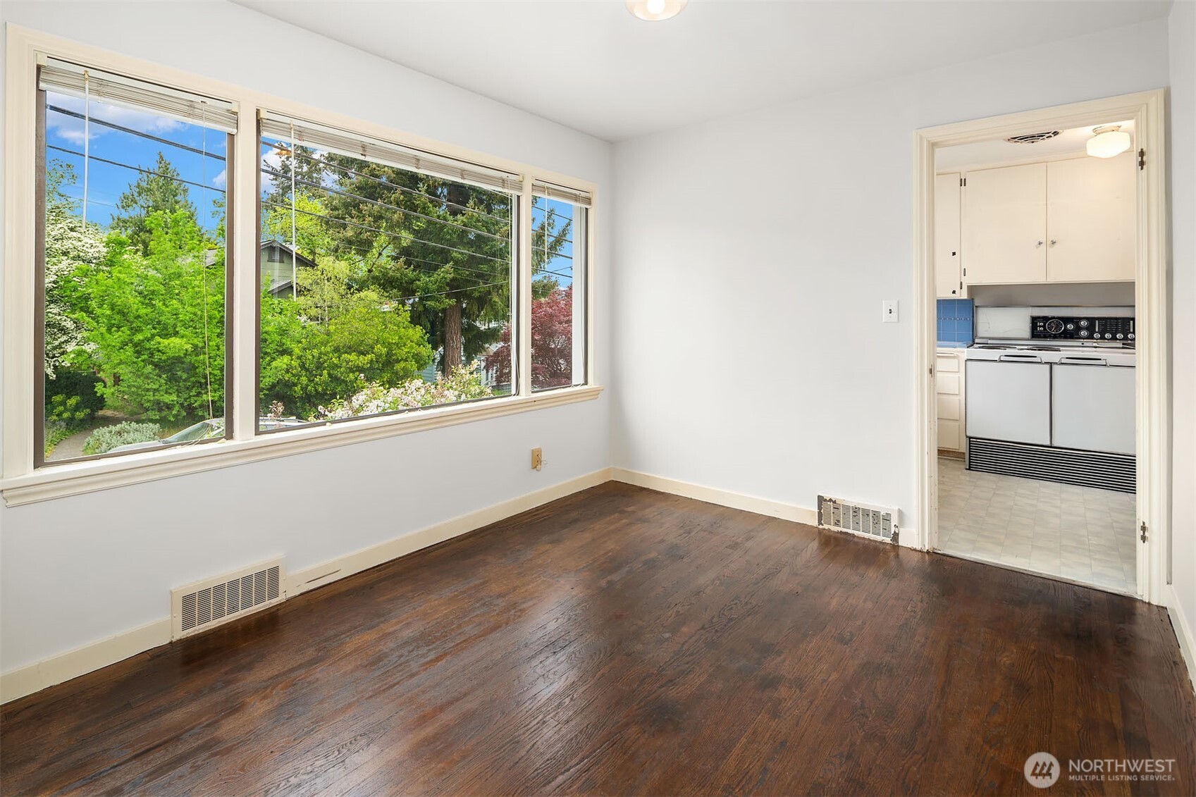 8622 17th Avenue NE, Seattle, WA 98115