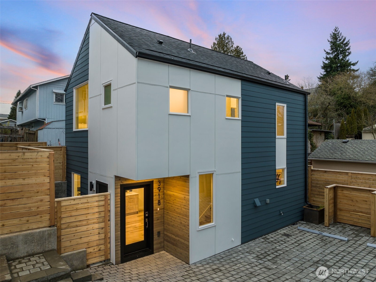3918 S Juneau Street , Seattle, WA 98118