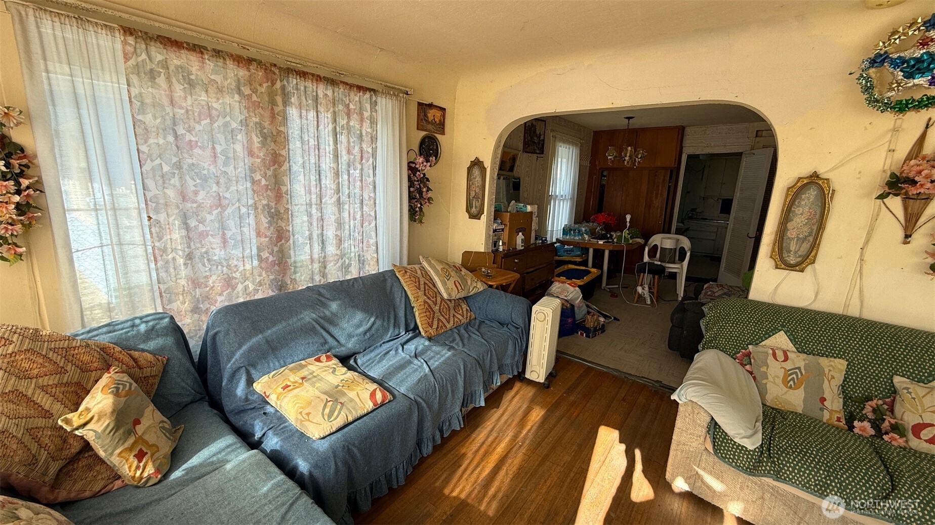 4816 S Chicago Street , Seattle, WA 98118